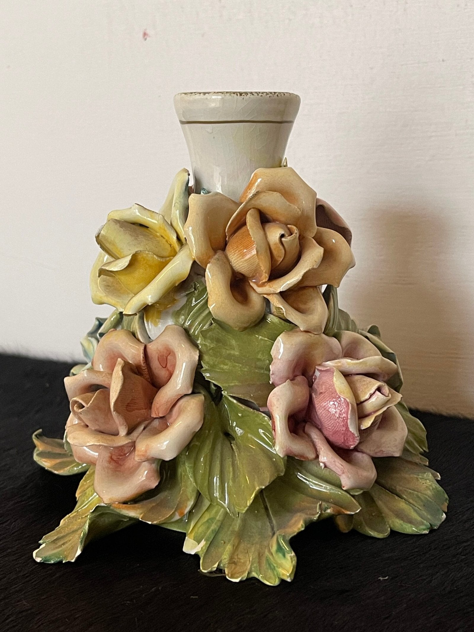 Coppia di Candelieri Vintage in Porcellana con Rose – Bassano