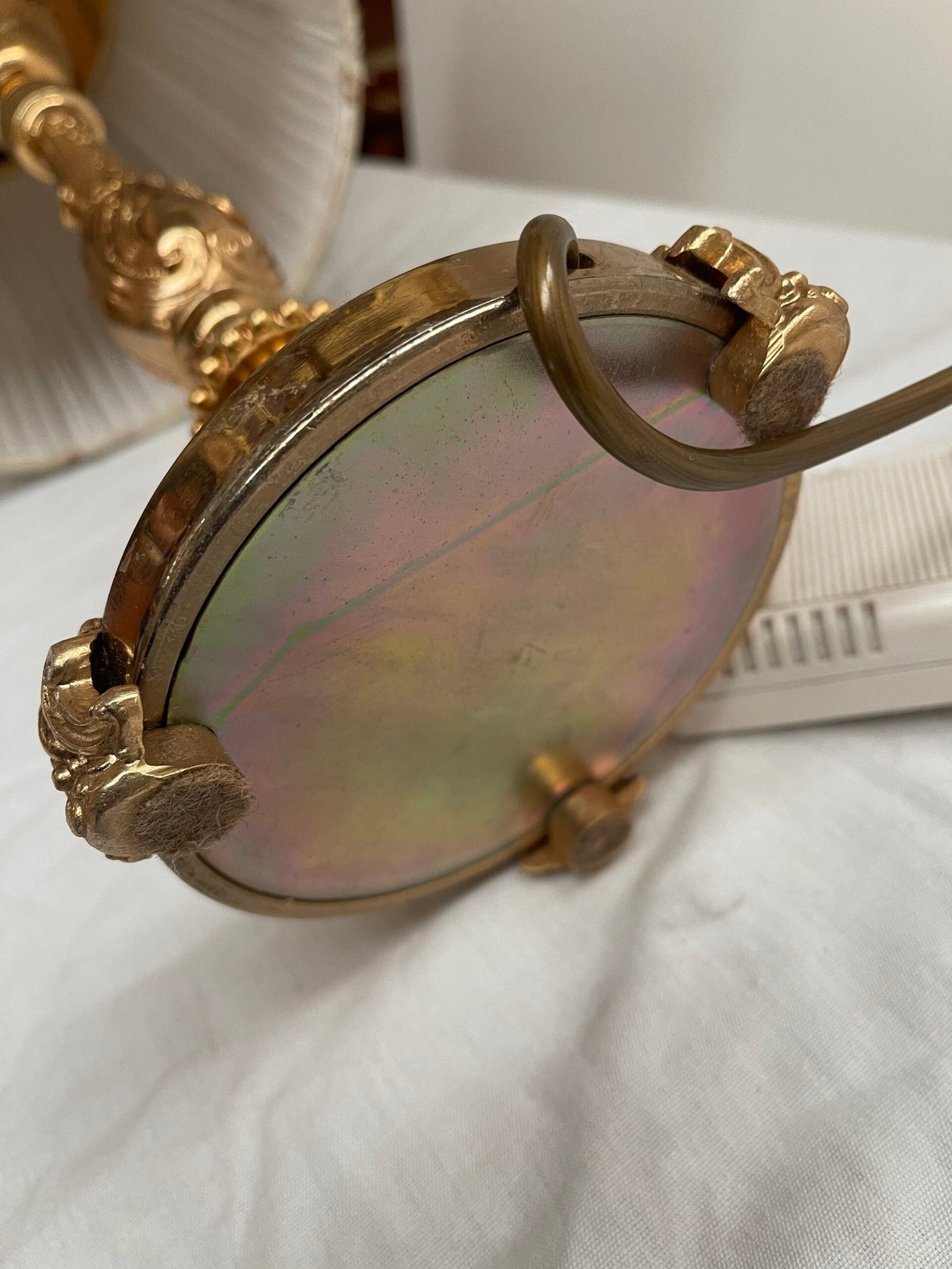 Splendida Coppia di Abat-jour Luigi XVI a Bronzo Dorato con Paralumi Plissettati