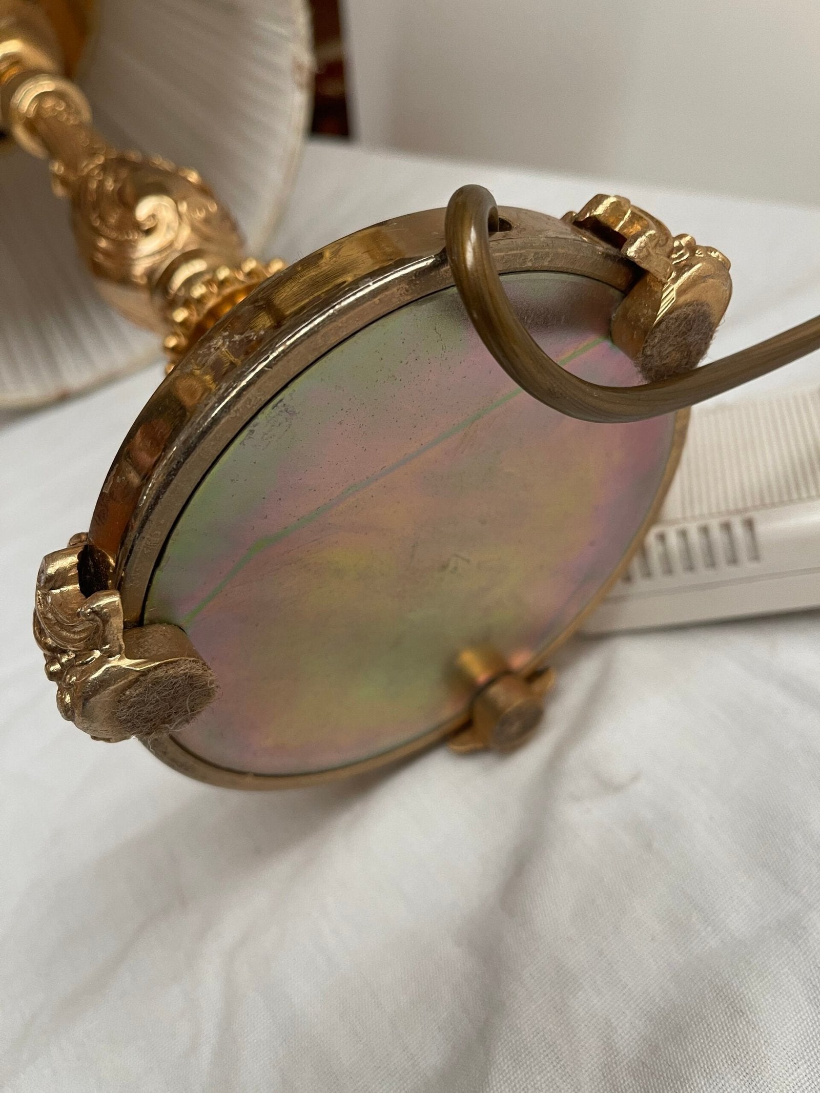 Splendida Coppia di Abat-jour Luigi XVI a Bronzo Dorato con Paralumi Plissettati