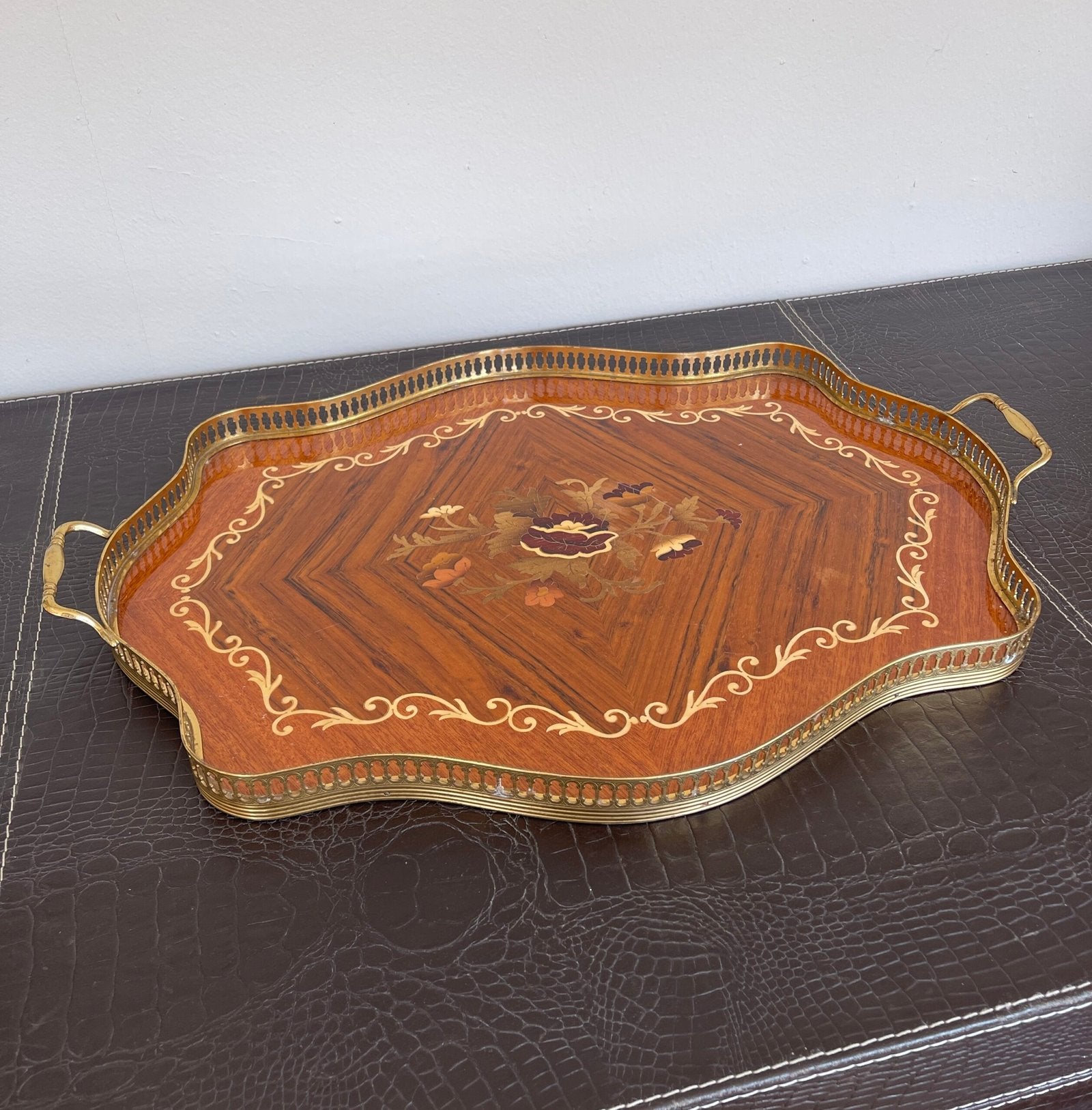 Vassoio Vintage in Legno Intarsiato con Manici in Ottone