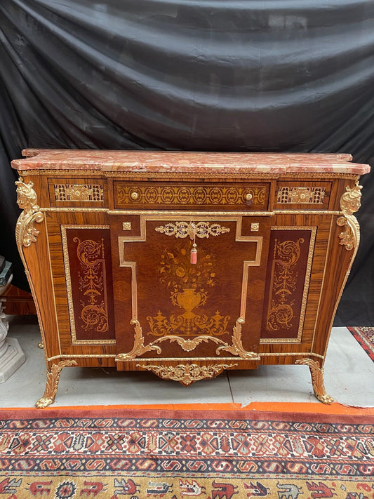 Importante Credenza in stile Luigi XVI - Intarsiata e con Bronzi Dorati, Piano in marmo