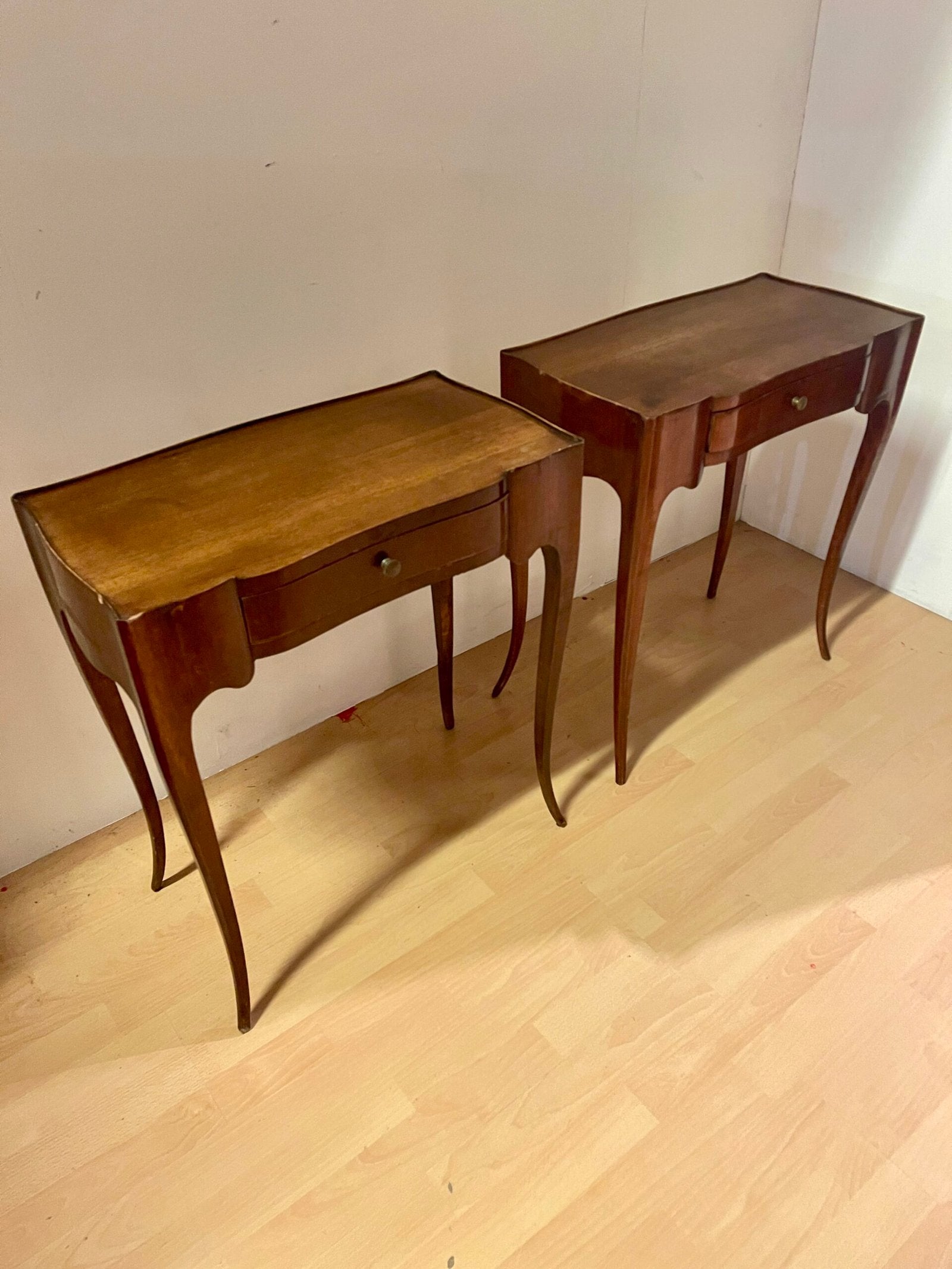 Coppia di consolle Luigi XV - Eleganza senza tempo