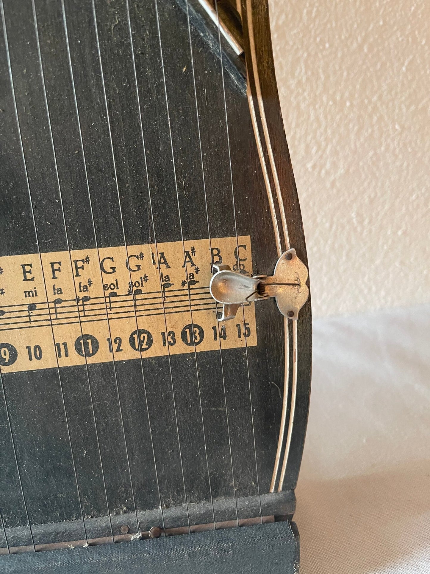 Zither Antico con Decorazioni Floreali Dipinte a Mano