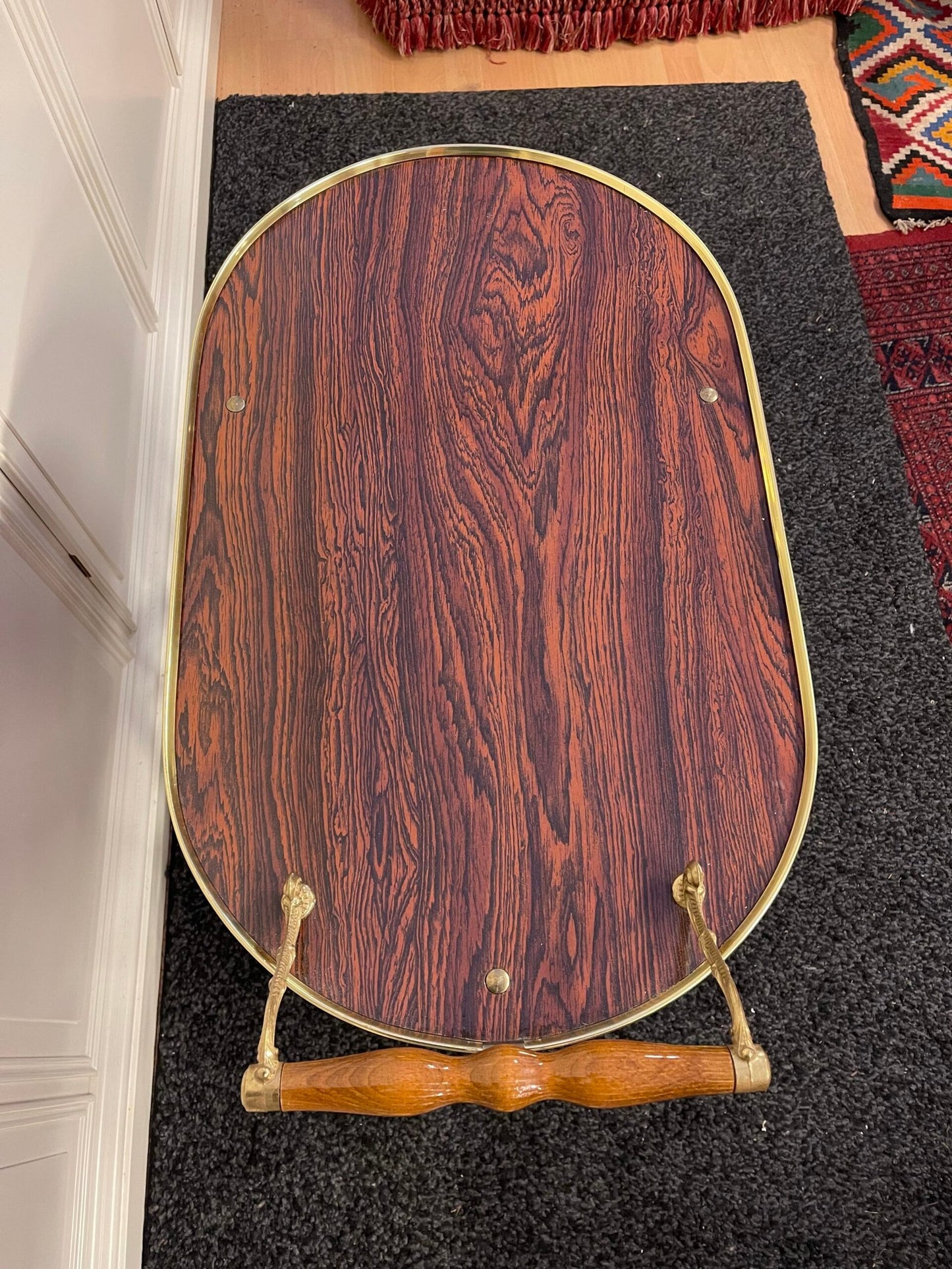 Carrello portavivande ovale in legno e ottone