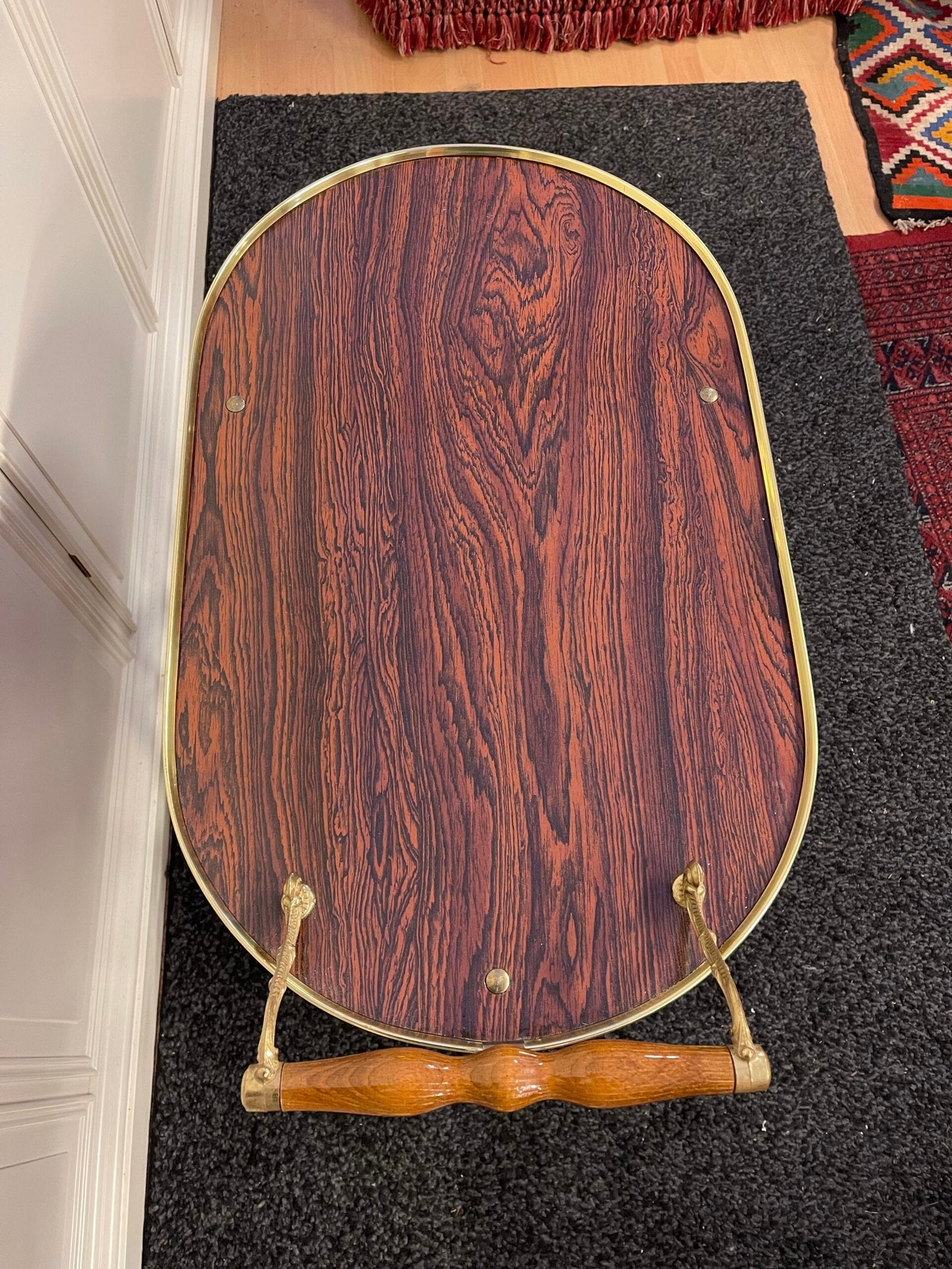 Carrello portavivande ovale in legno e ottone