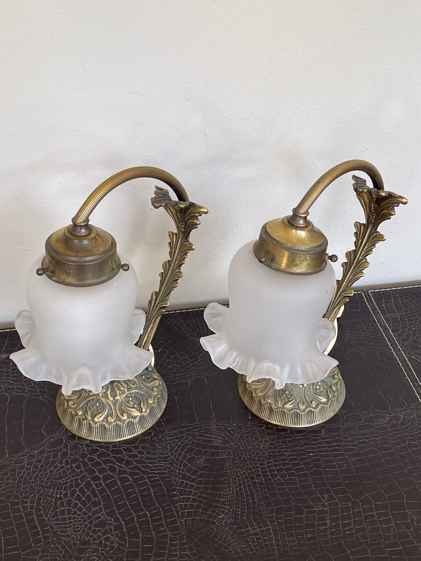 Coppia di lampade da tavolo in stile vintage è un vero gioiello d'arredo