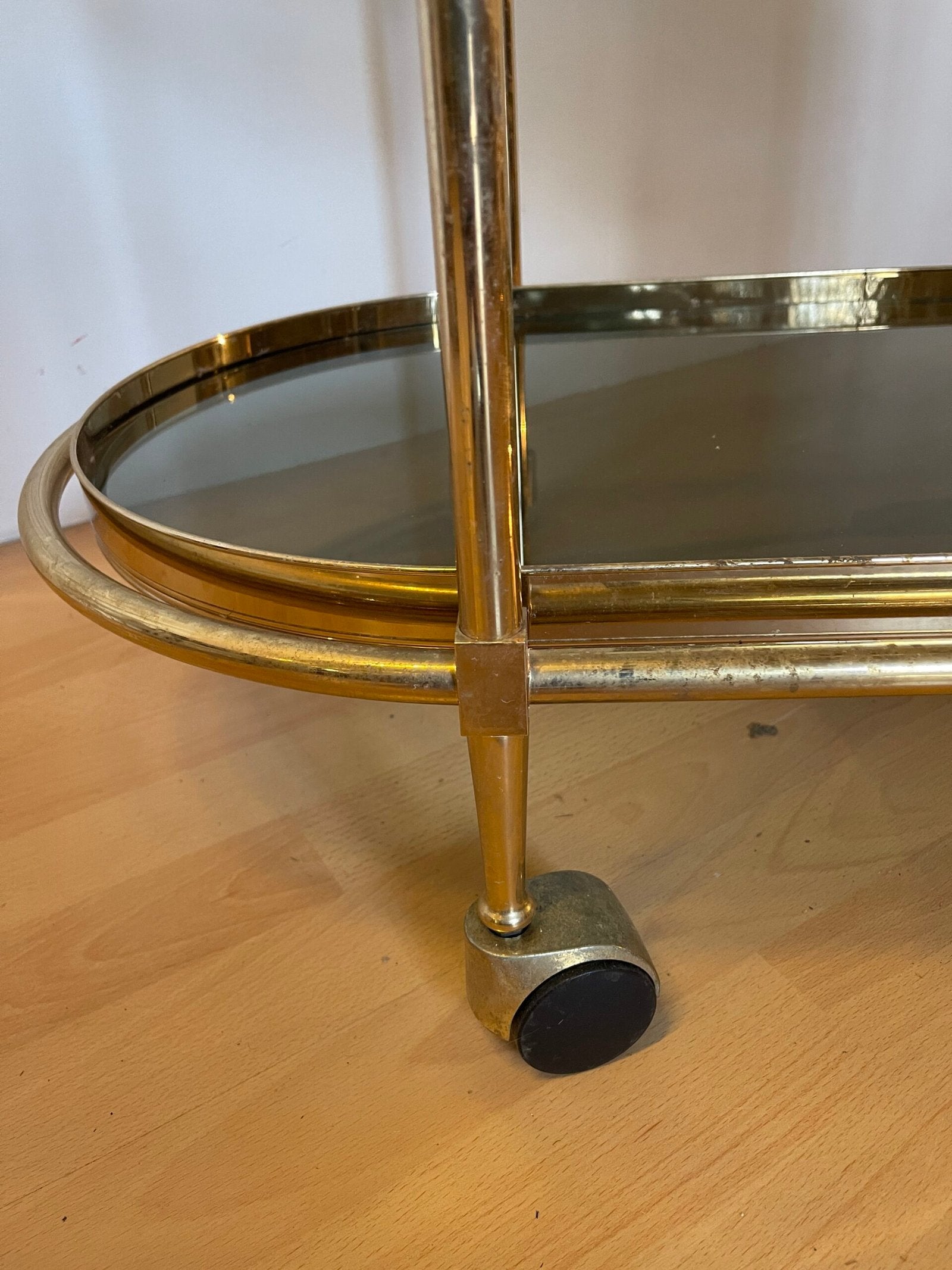 Carrello Bar vintage in Ottone - Design Ovale con Vetro Fumé