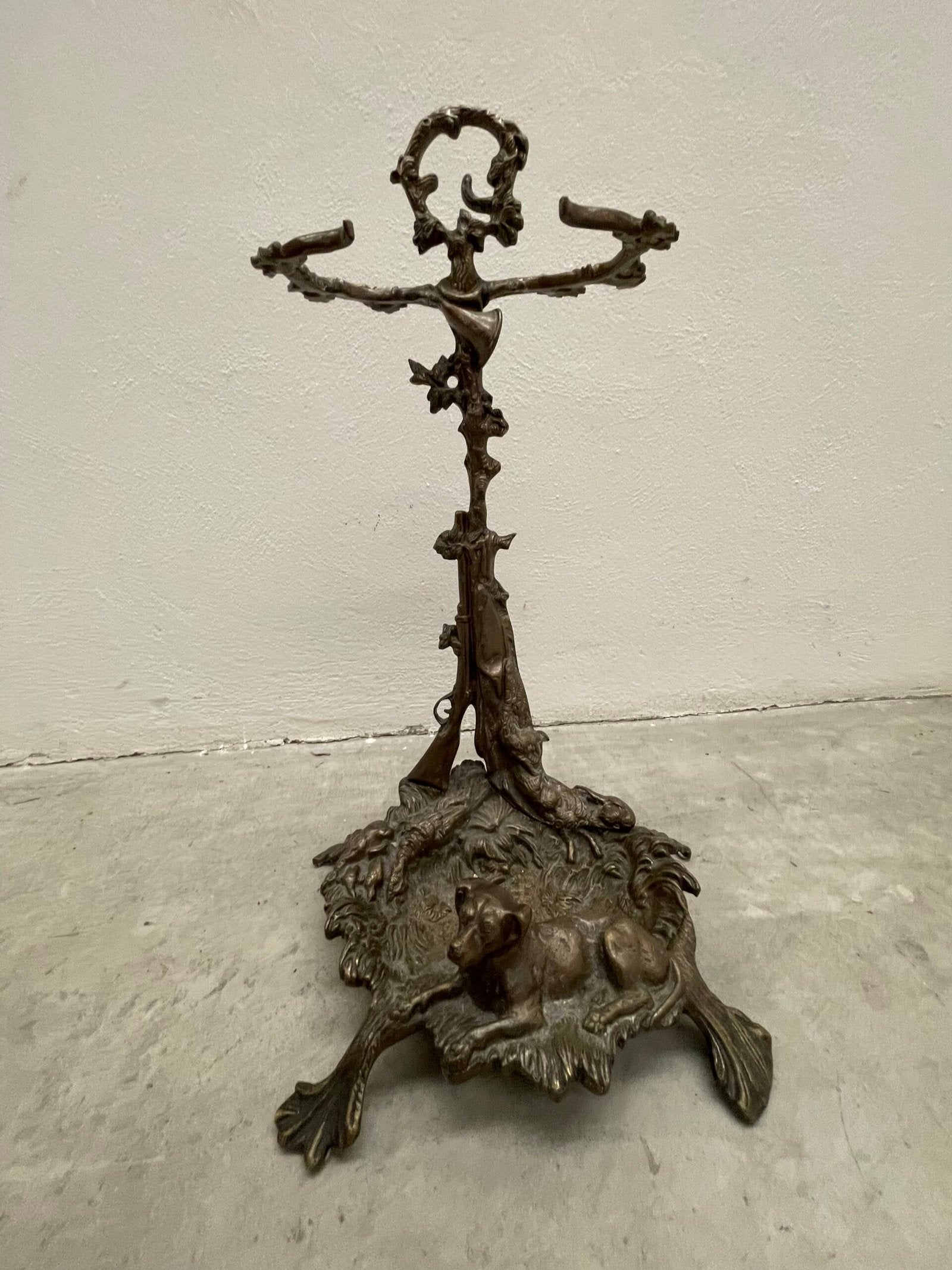 Portaombrelli da ingresso in stile rustico con decorazione animale