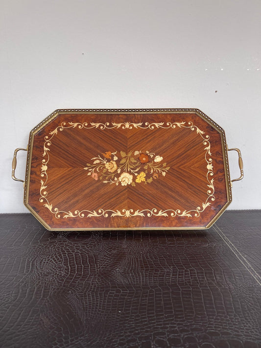 Vassoio Elegante in Legno Intarsiato con Decorazioni Floreali