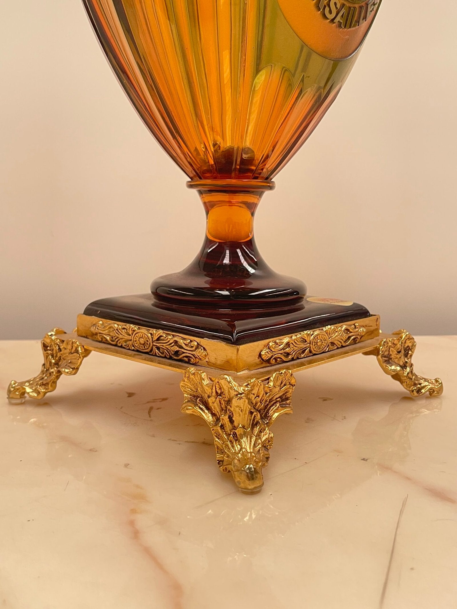 Splendido Vaso in Cristallo Versace con Base Dorata. Italia, anni '70