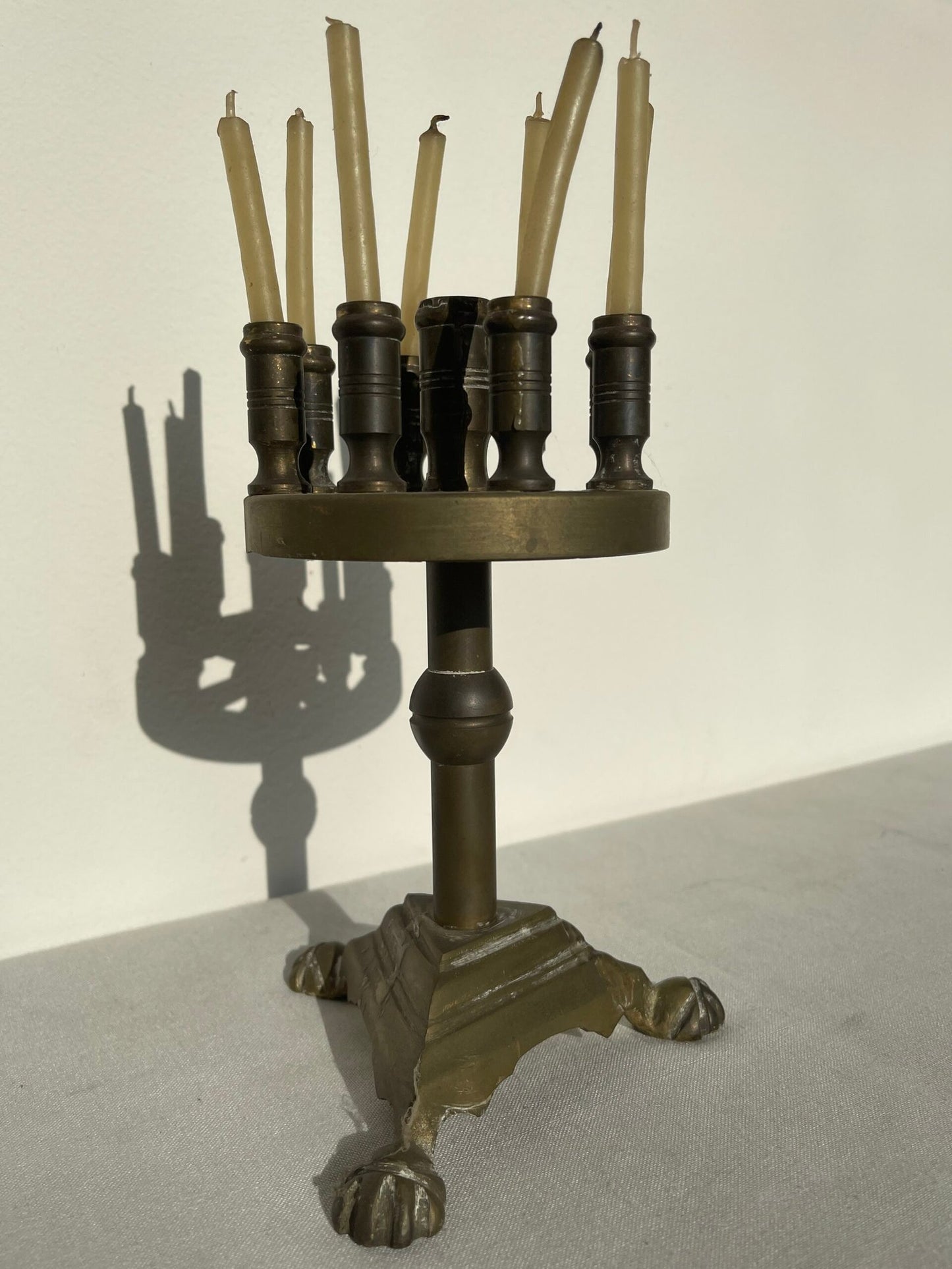 Antico Candelabro Rotondo a 9 Fiamme in Bronzo - Stile Ecclesiastico