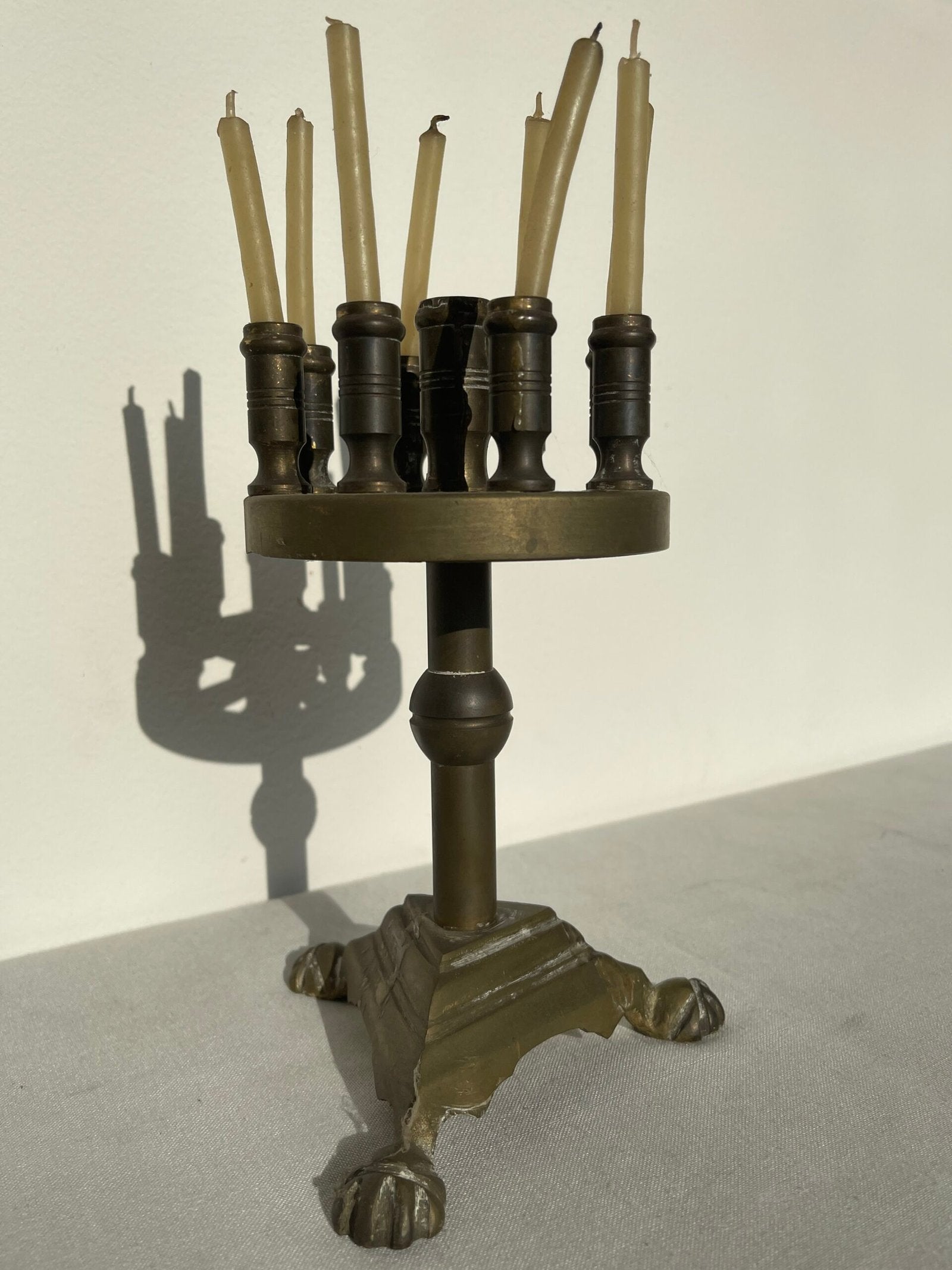 Antico Candelabro Rotondo a 9 Fiamme in Bronzo - Stile Ecclesiastico