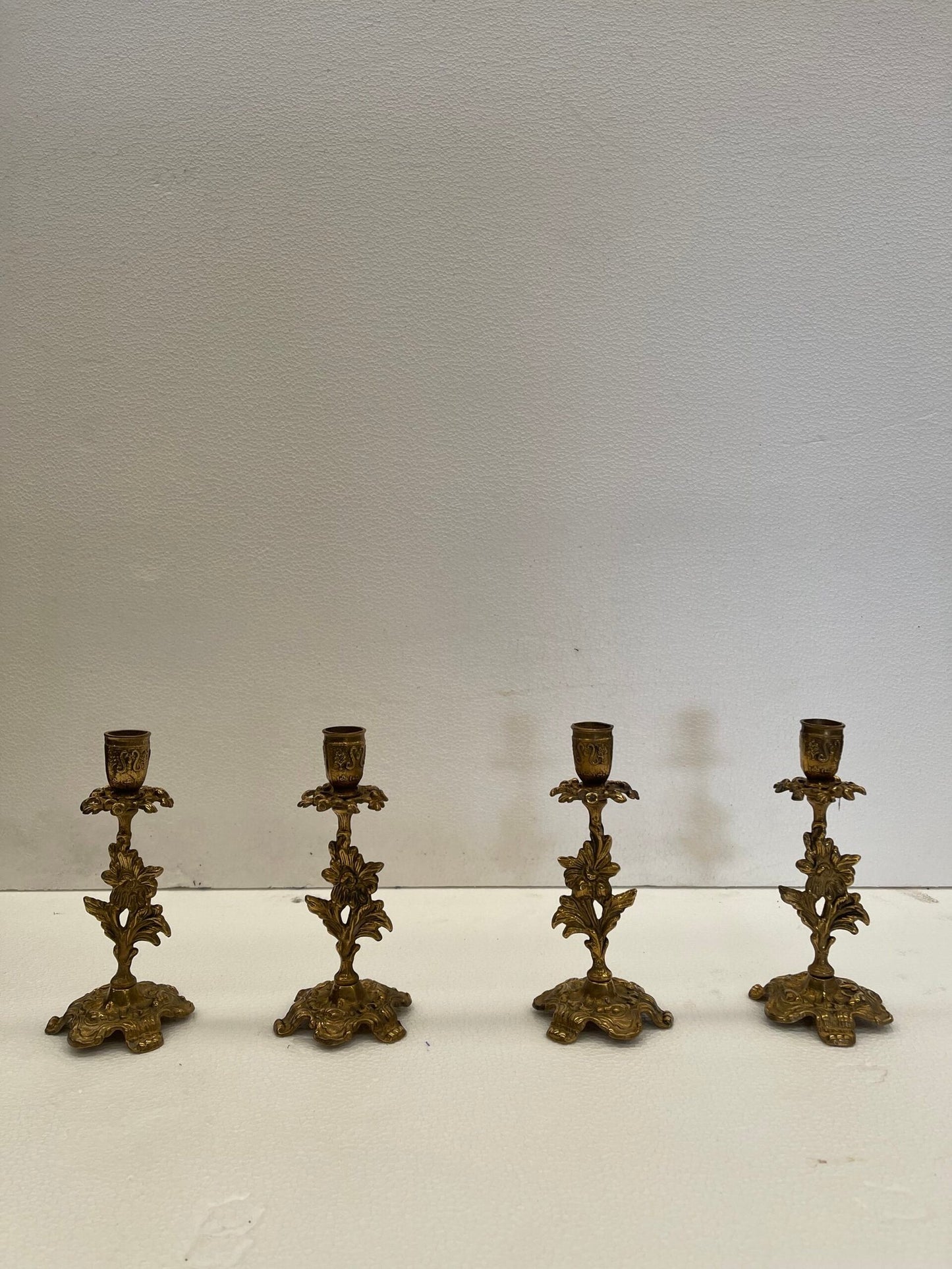 Set di 4 Candelabri Antiche in Bronzo Cesellato