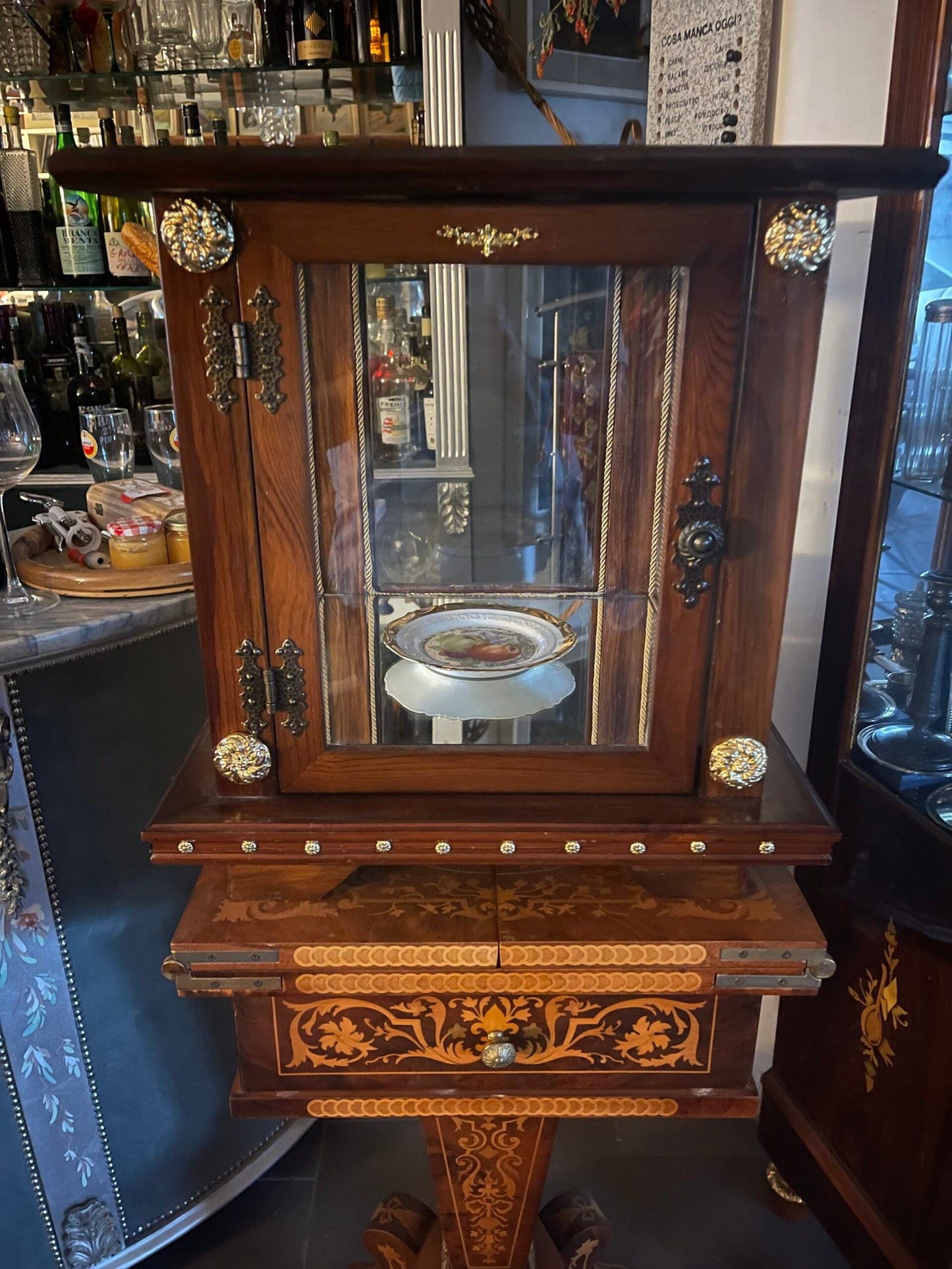 Vetrina da esposizione in stile Impero