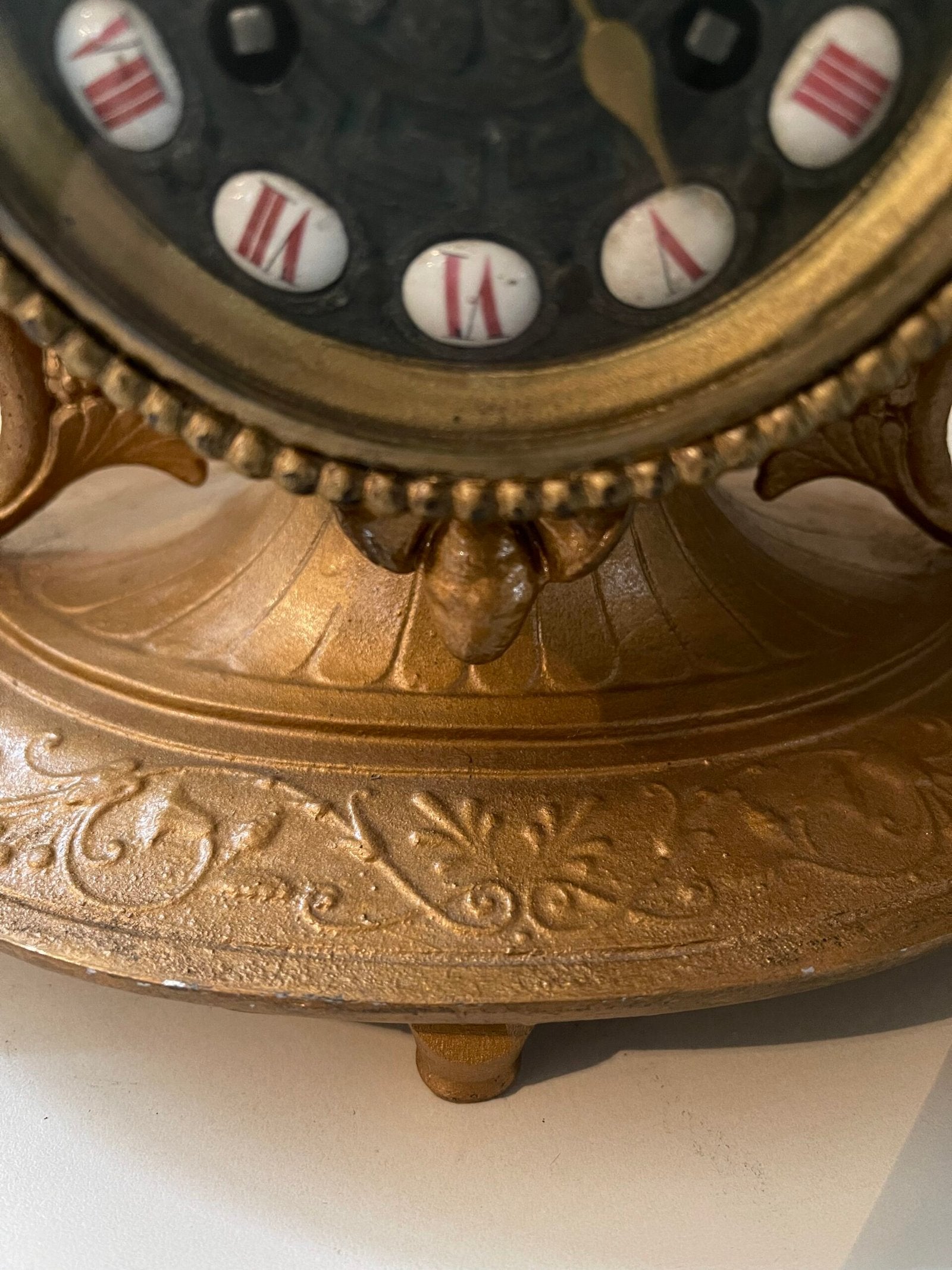 Raffinato Orologio da Tavolo con Figura Alata