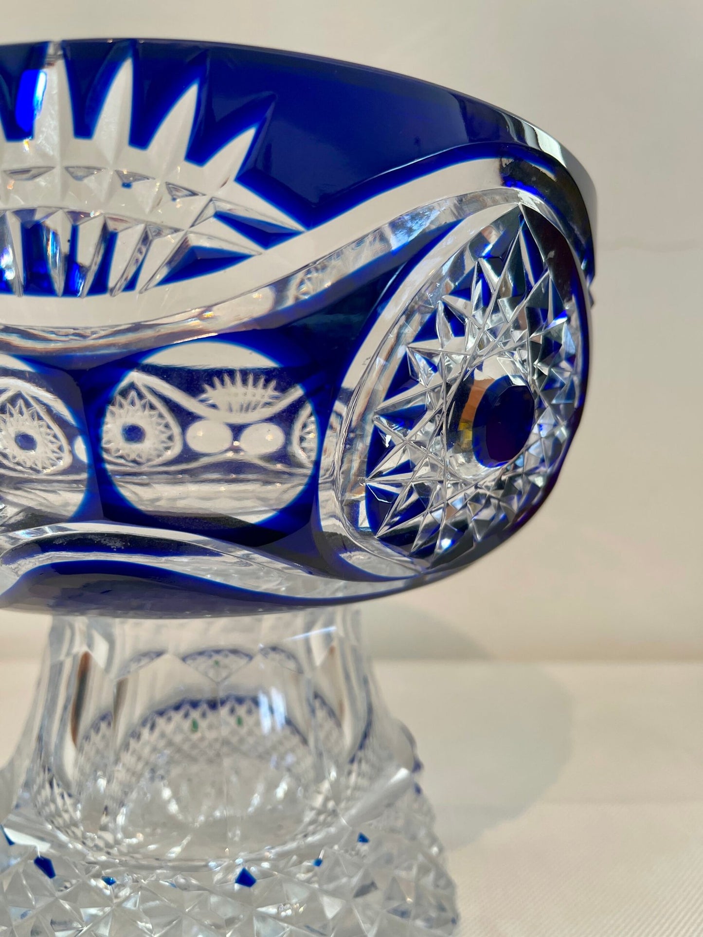 Elegante Coppa in Cristallo Blu e Trasparente – Artigianato di Lusso