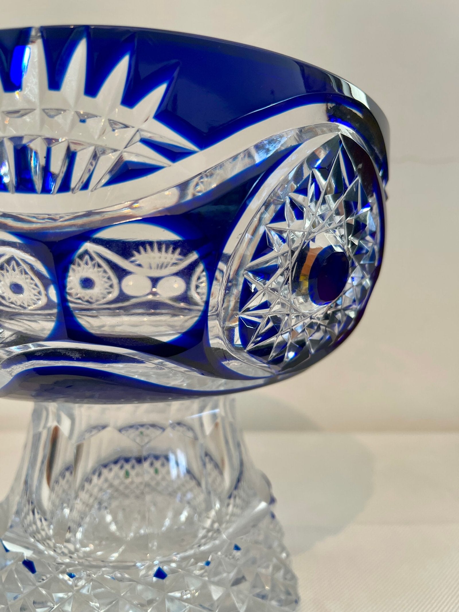 Elegante Coppa in Cristallo Blu e Trasparente – Artigianato di Lusso