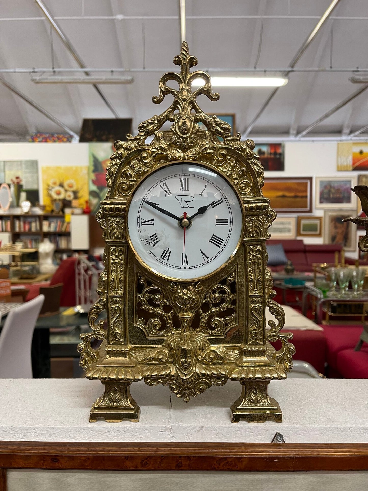 Elegante orologio da tavolo in stile Rococò