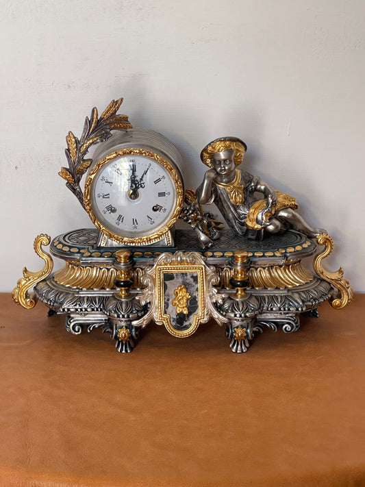 Orologio da Caminetto Francese d'Epoca con Figurina a Ormolu