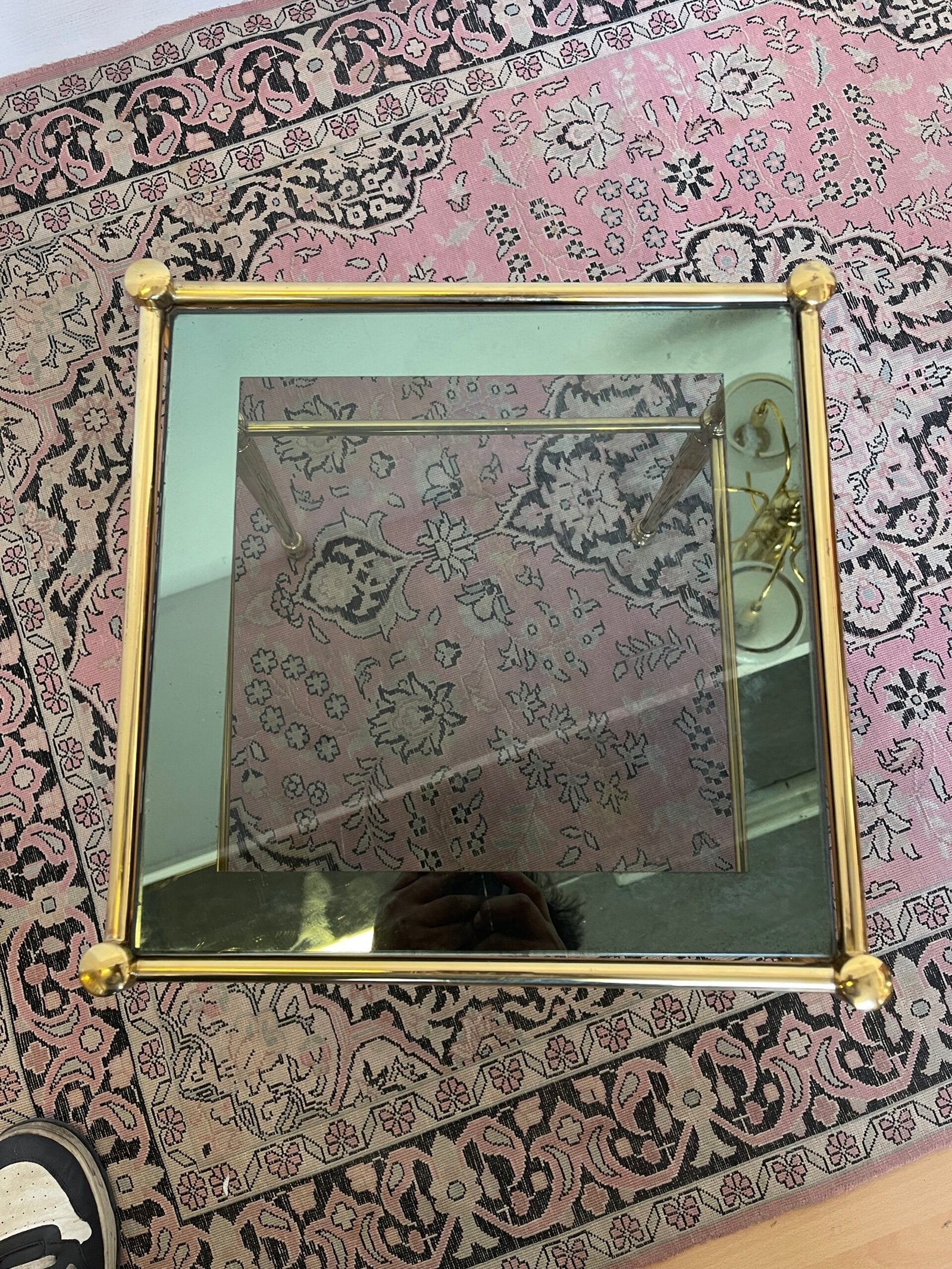 Tavolino in ottone e vetro fumé