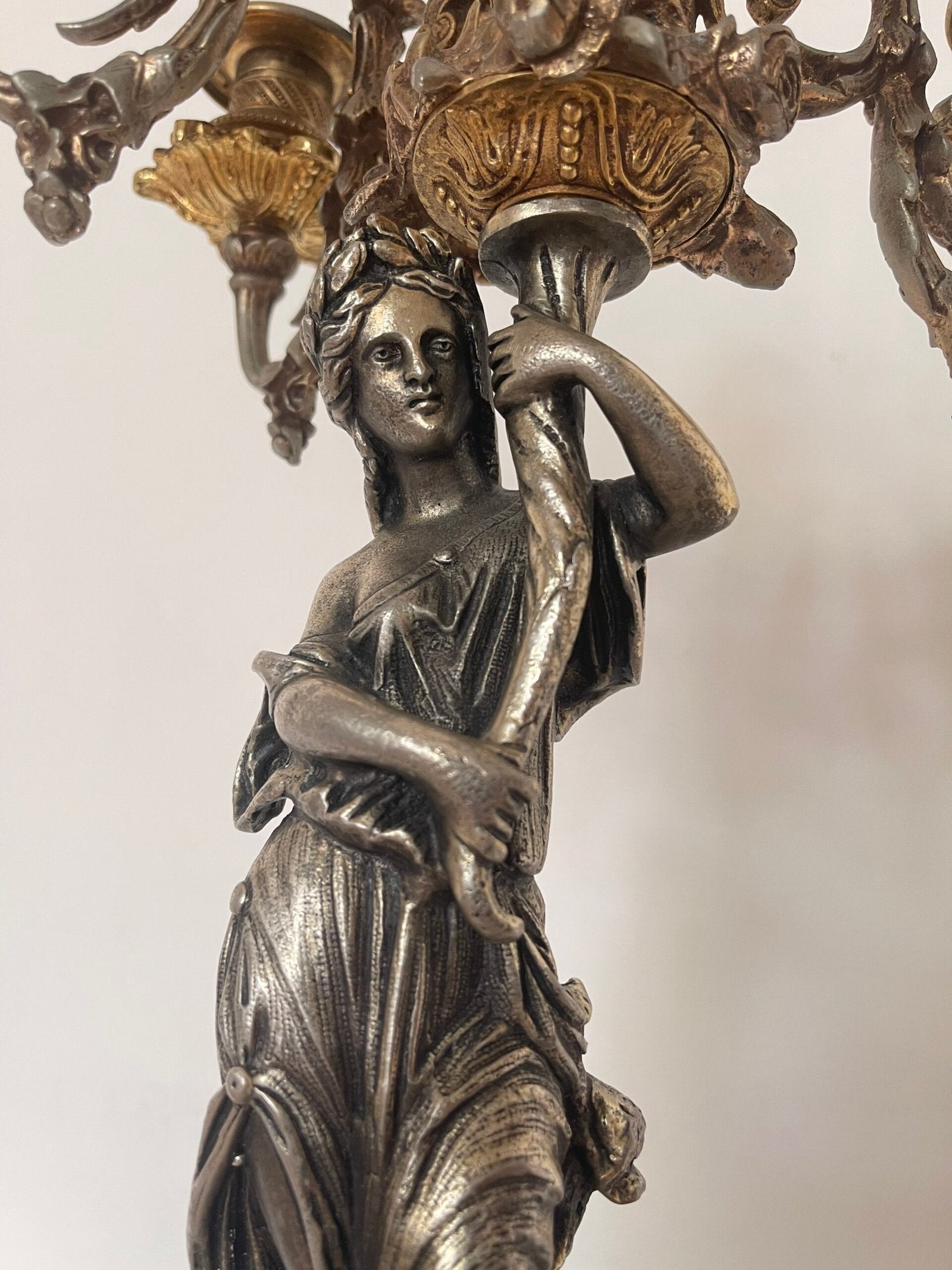 "Luce di Venere" - Candelabro Antico in Bronzo e Onice