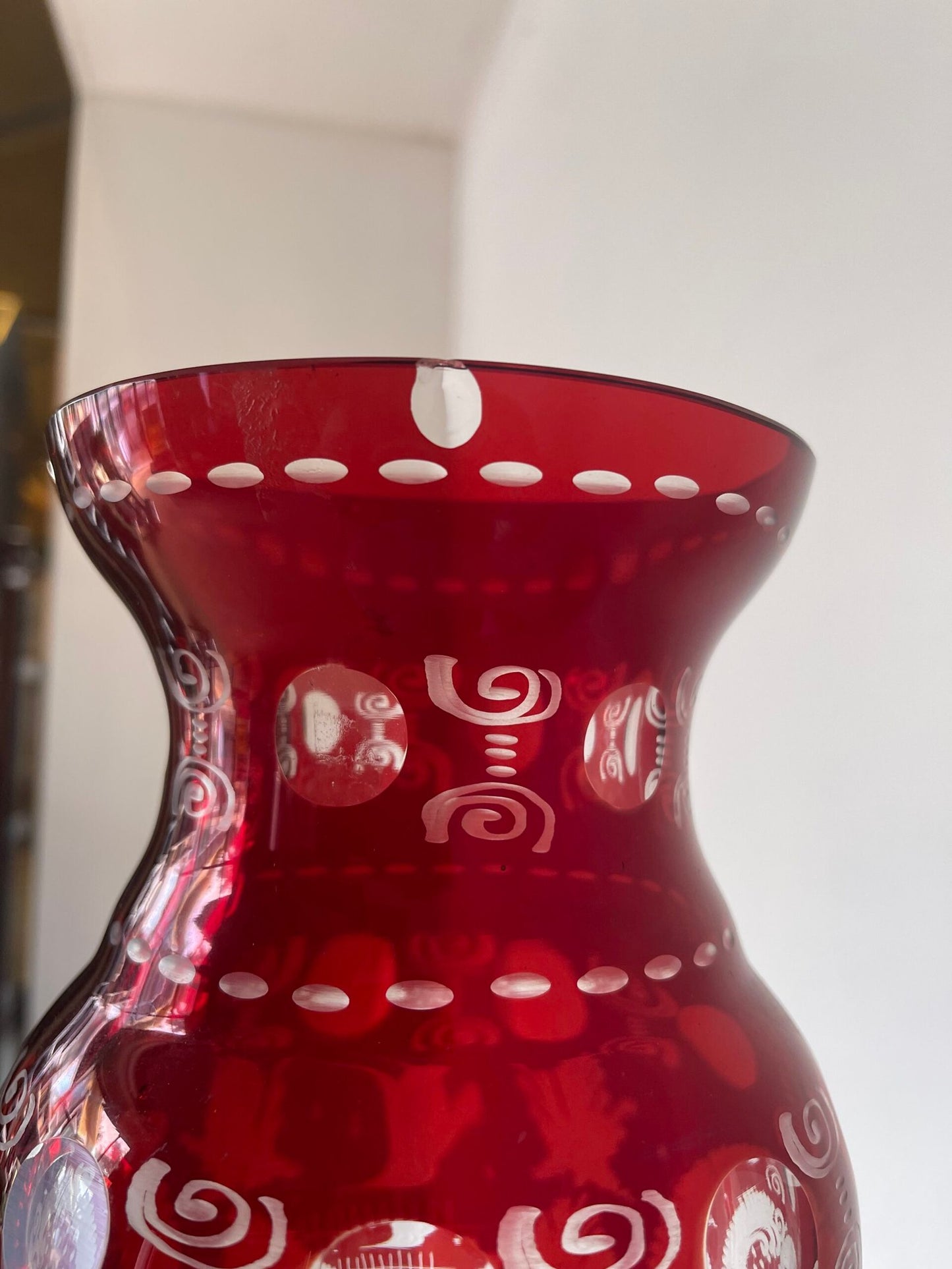 Vaso in Cristallo Rosso Rubino Intagliato