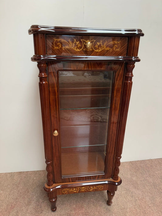 Credenza Alta con Intarsi e Finitura Lucida