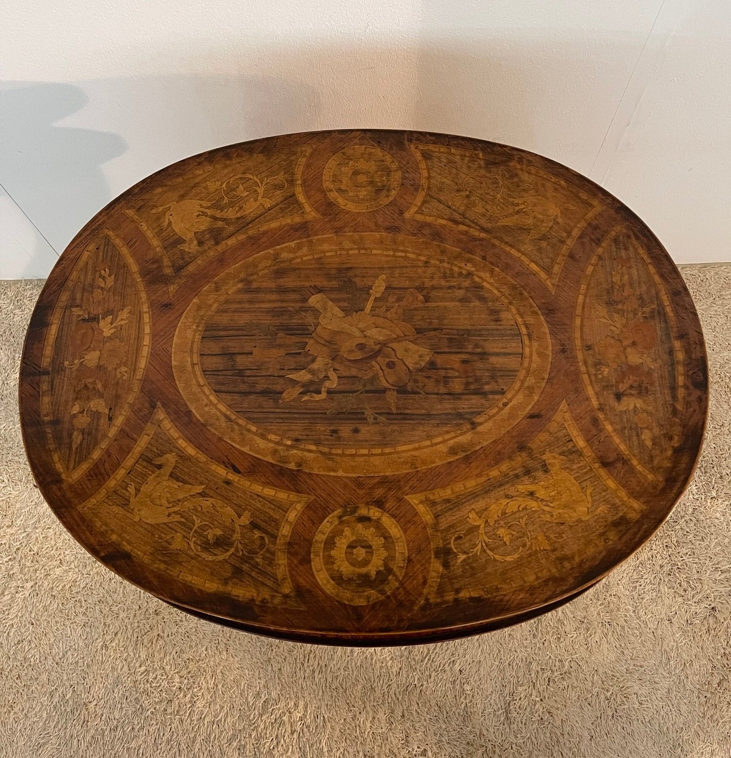 Tavolino Ovale con Intarsi – Stile Neoclassico, Epoca Fine '800 / Inizi '900