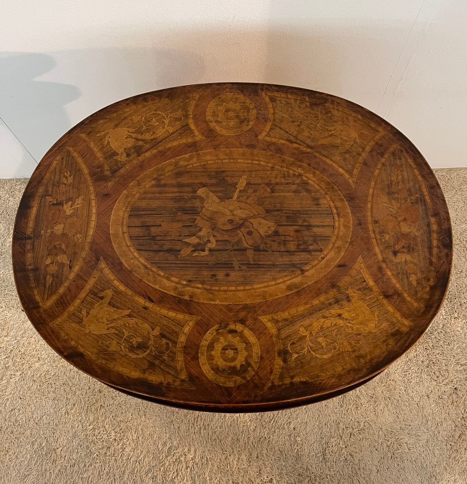 Tavolino Ovale con Intarsi – Stile Neoclassico, Epoca Fine '800 / Inizi '900