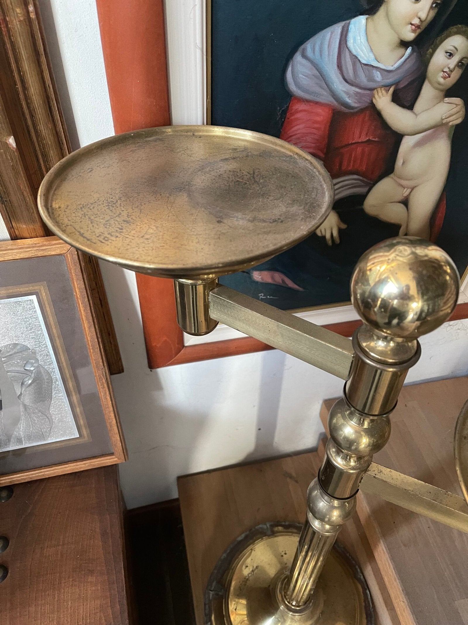 Vassoi Portatutto da terra in ottone con bilancia