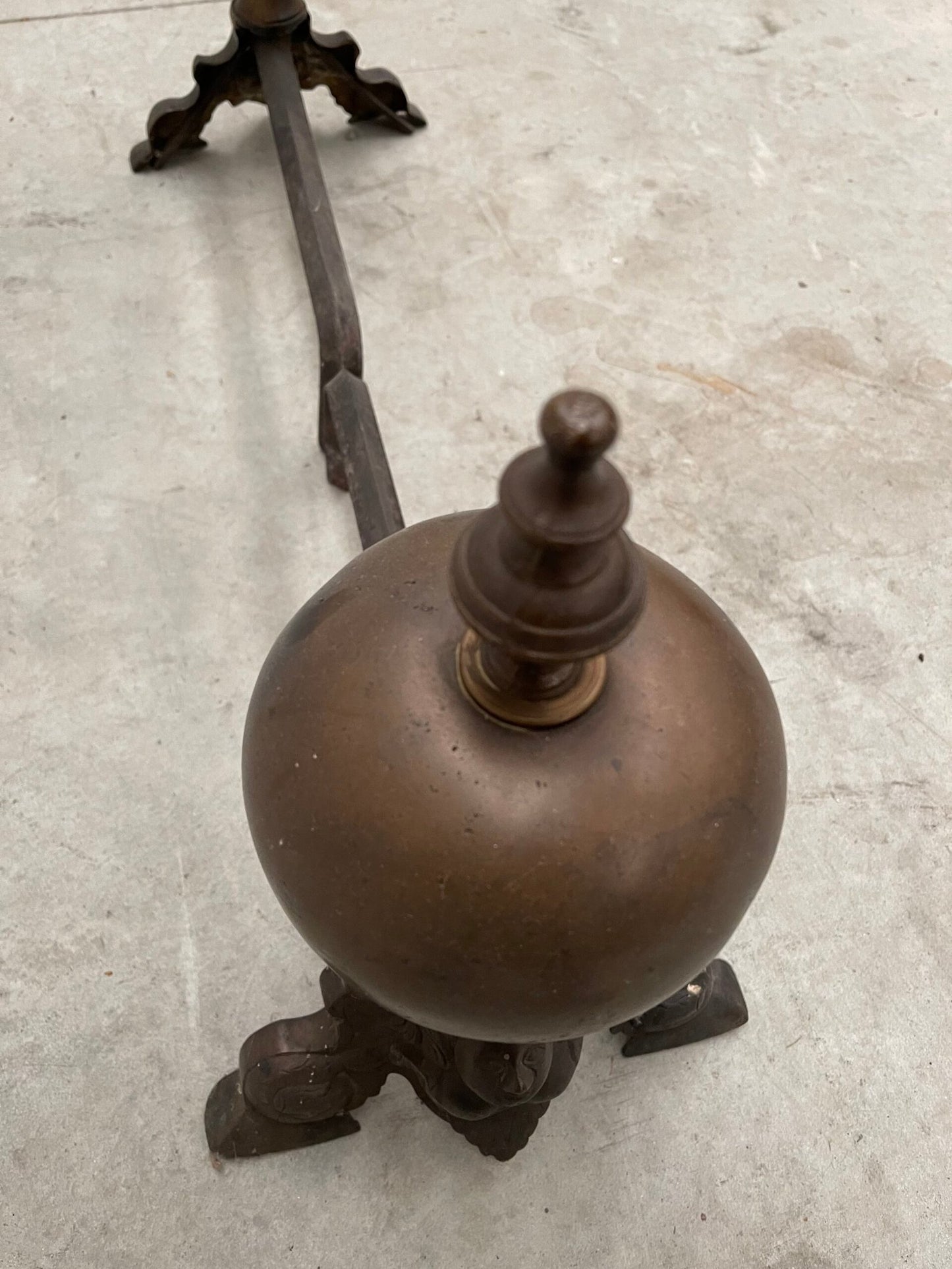 Coppia di alari in ottone e ferro battuto - XIX secolo