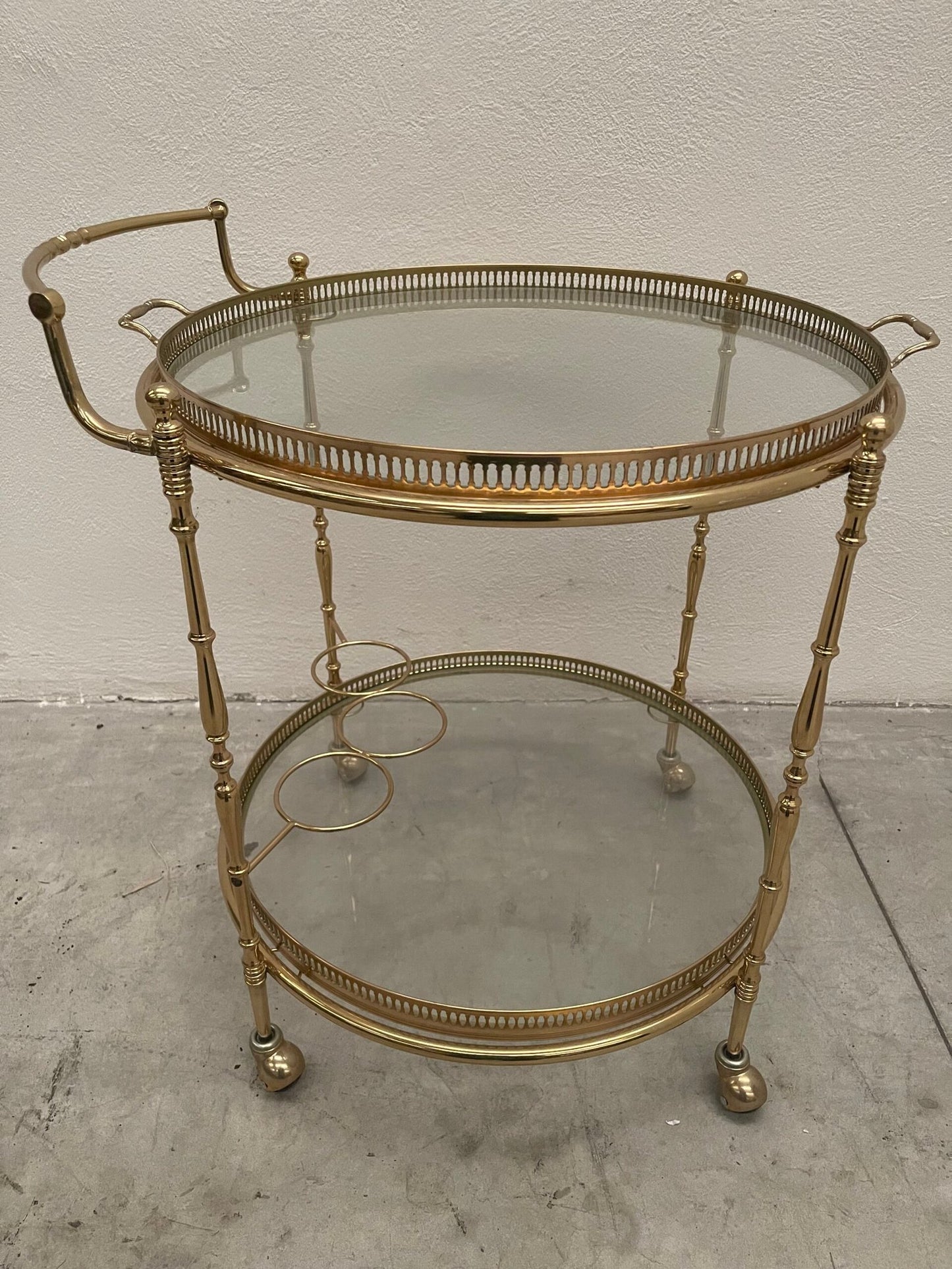 Carrello da tè rotondo in ottone e vetro