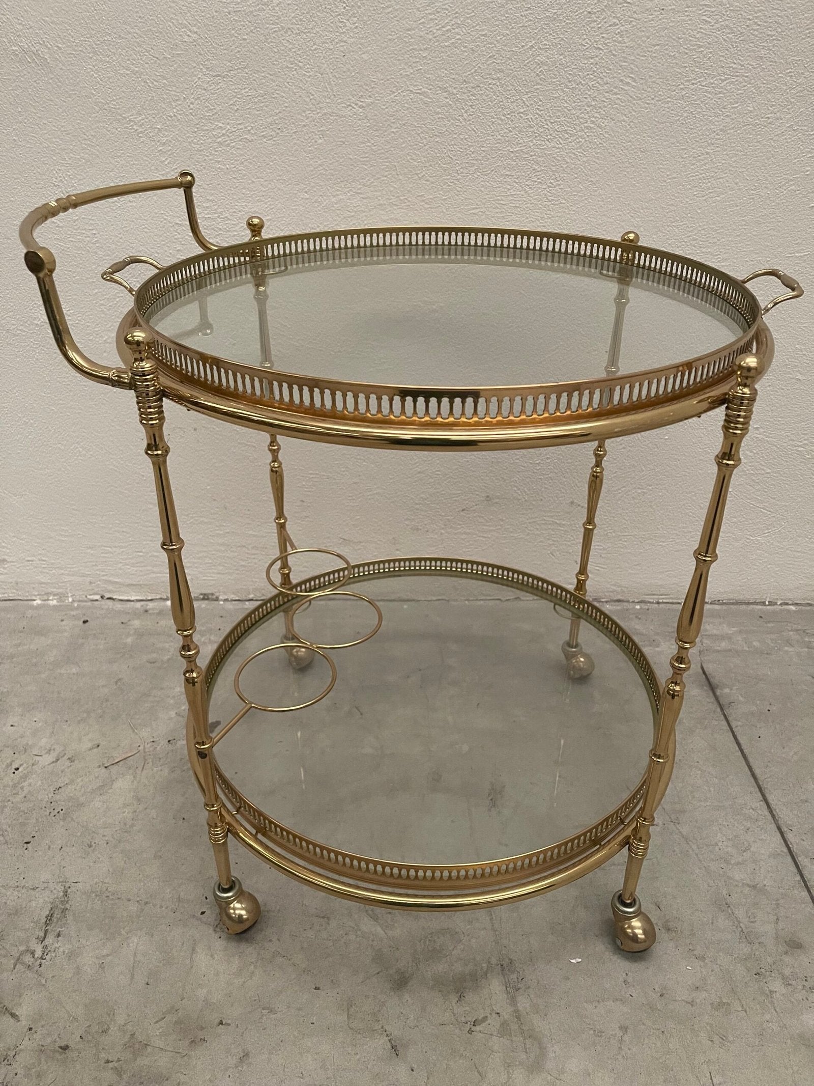 Carrello da tè rotondo in ottone e vetro