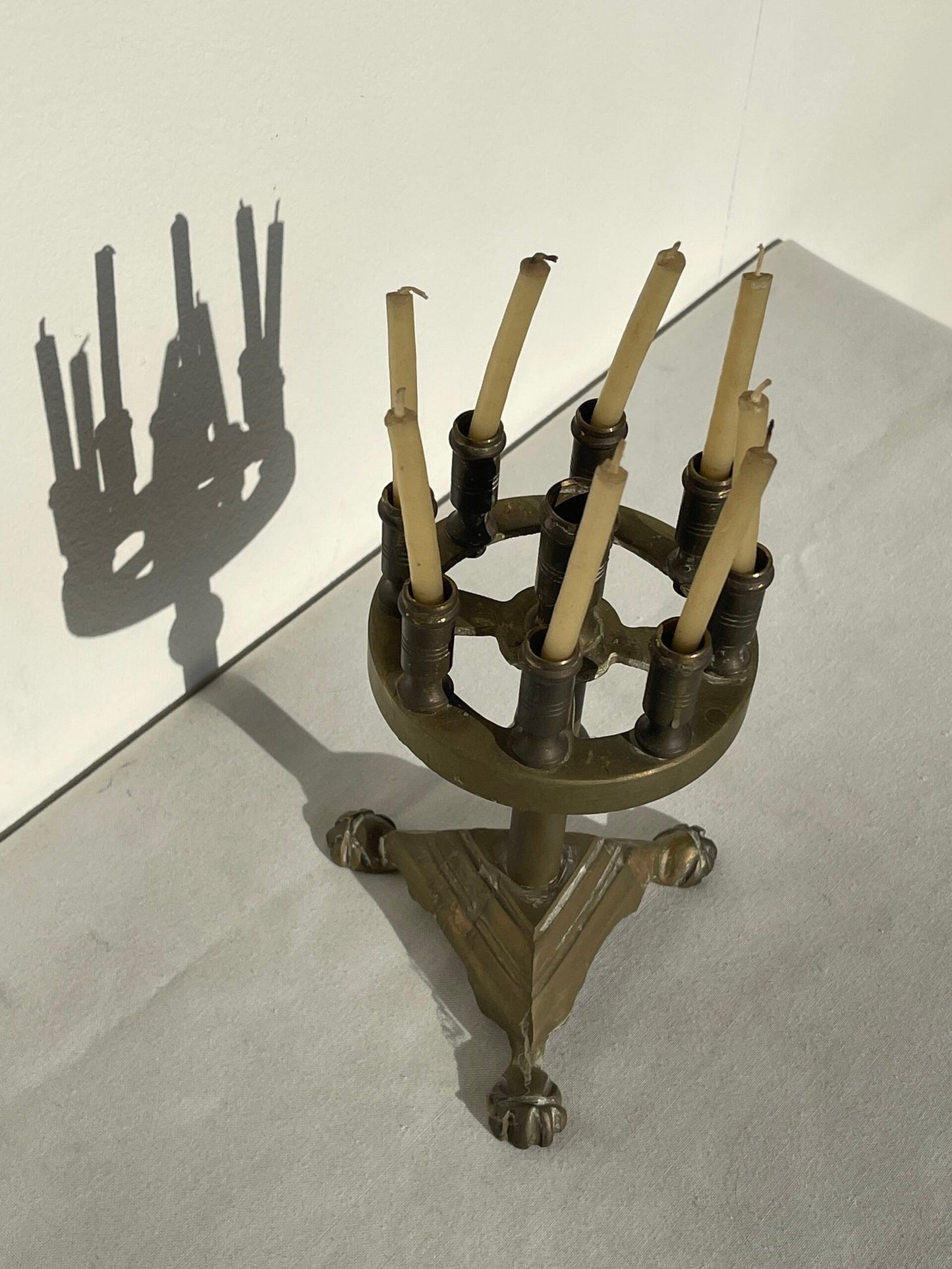 Antico Candelabro Rotondo a 9 Fiamme in Bronzo - Stile Ecclesiastico