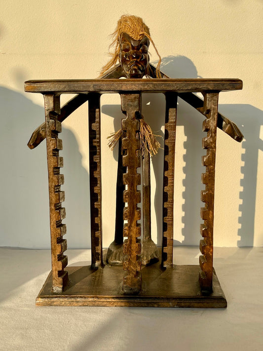 Portaombrelli Africano Intagliato con Figura Tribale