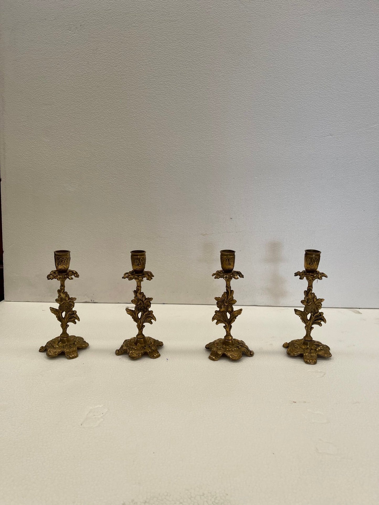 Set di 4 Candelabri Antiche in Bronzo Cesellato