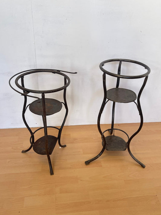 Set di Basi in Ferro Battuto per Fiori – Design Vintage