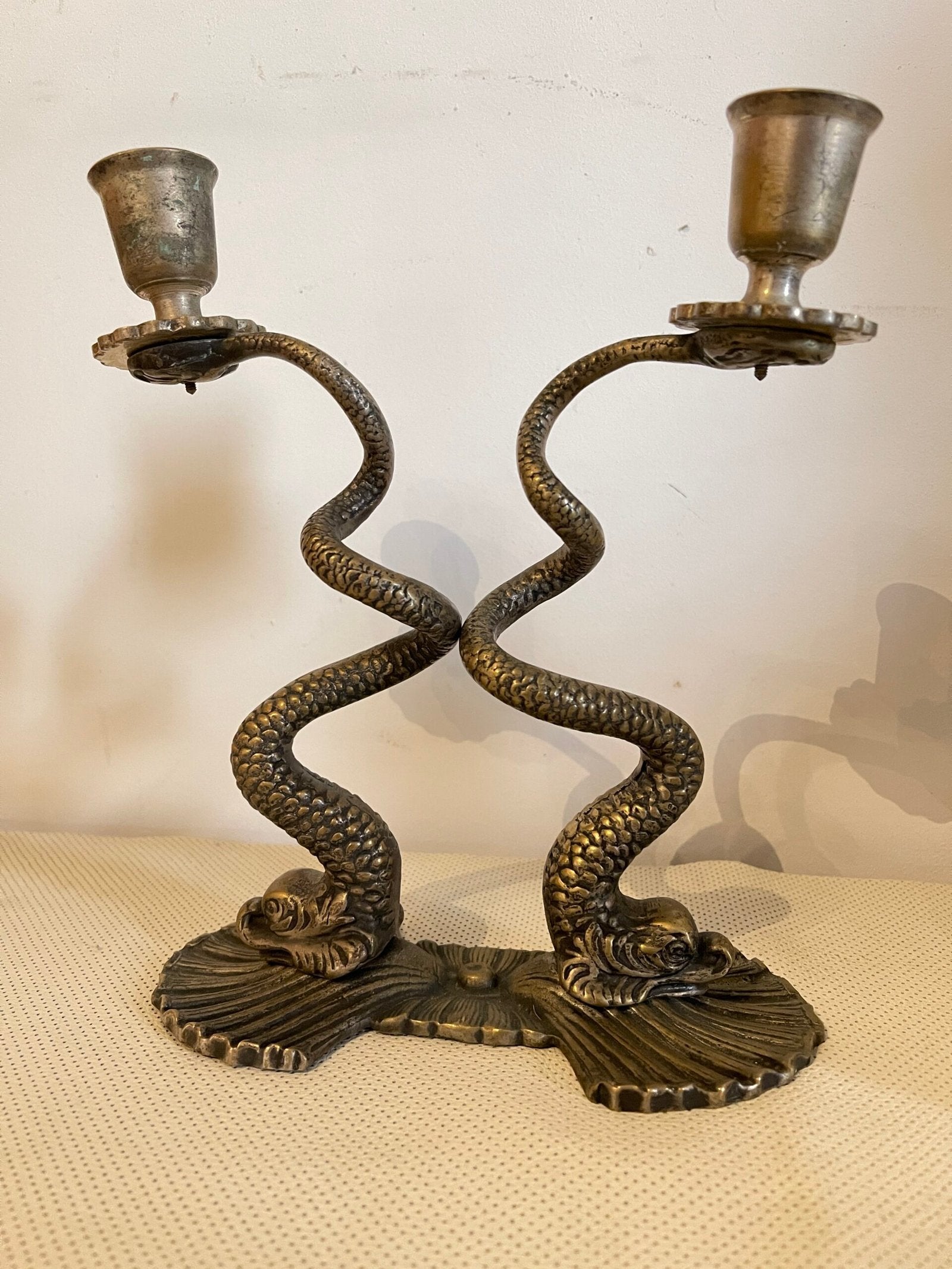 Candelabro vintage in Bronzo con Design Serpenti Intrecciati