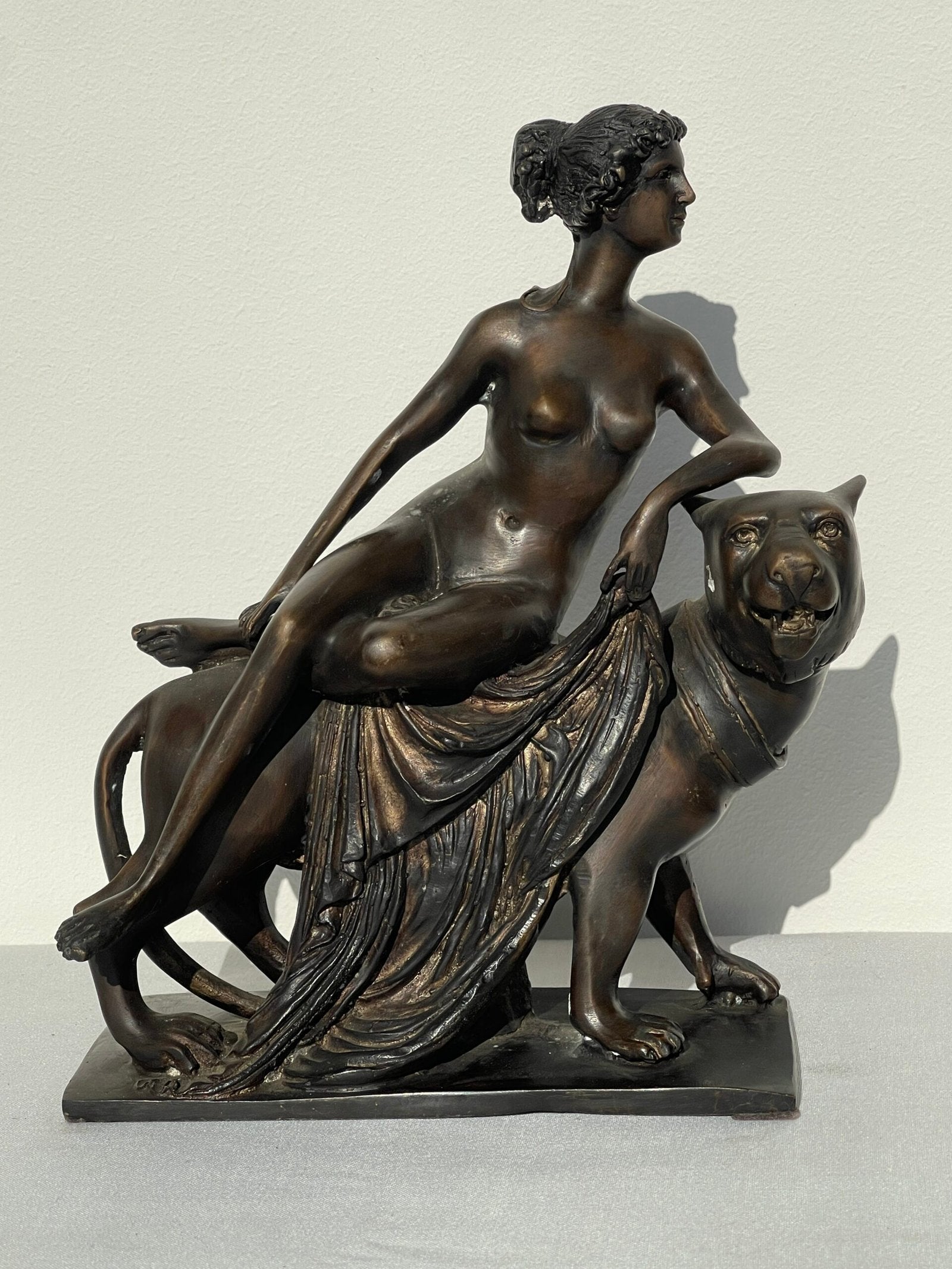 Scultura in Bronzo – Donna Nuda su Pantera