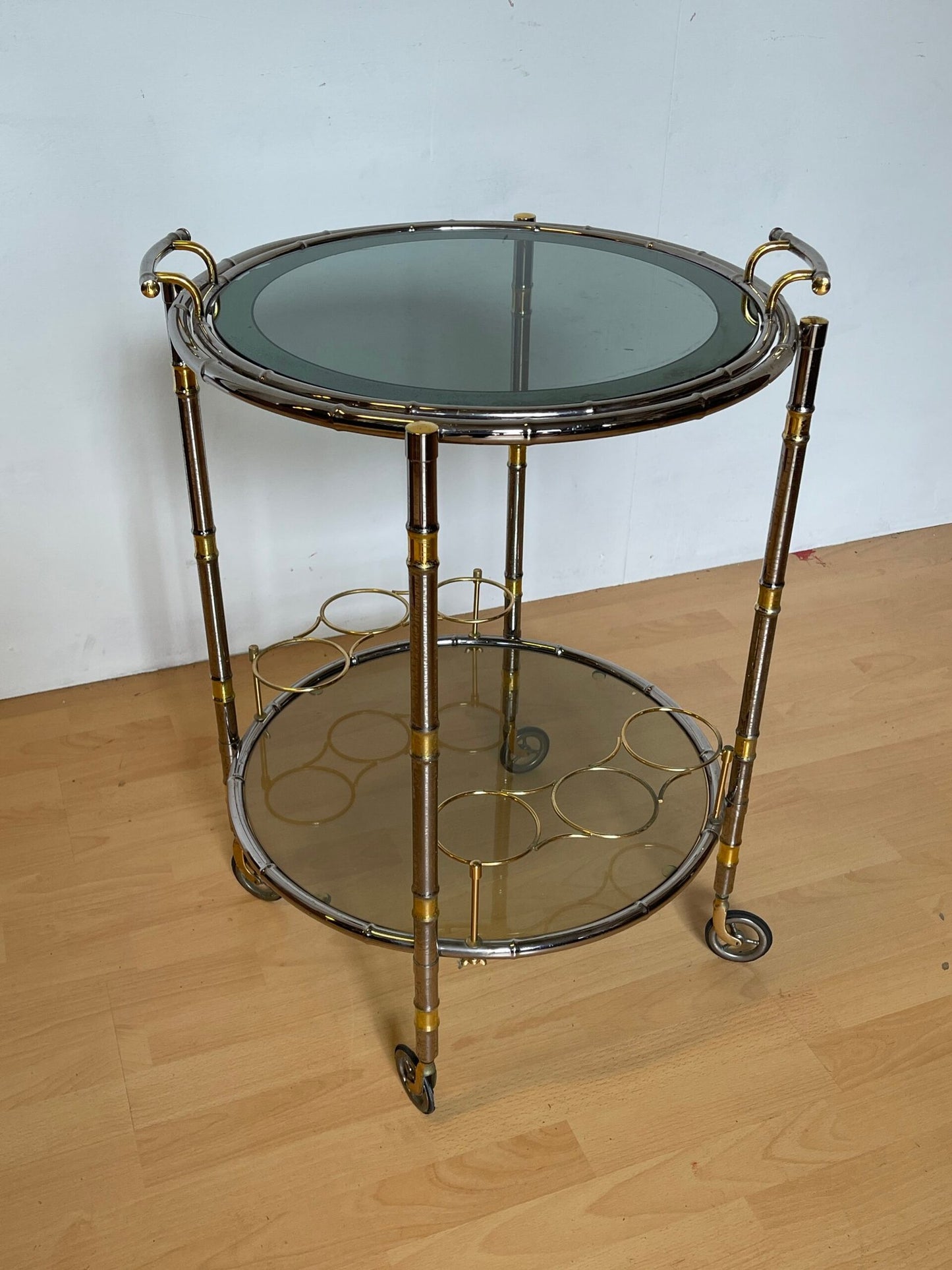 Carrello bar vintage in metallo ottonato e vetro fumé, Italia, anni '70