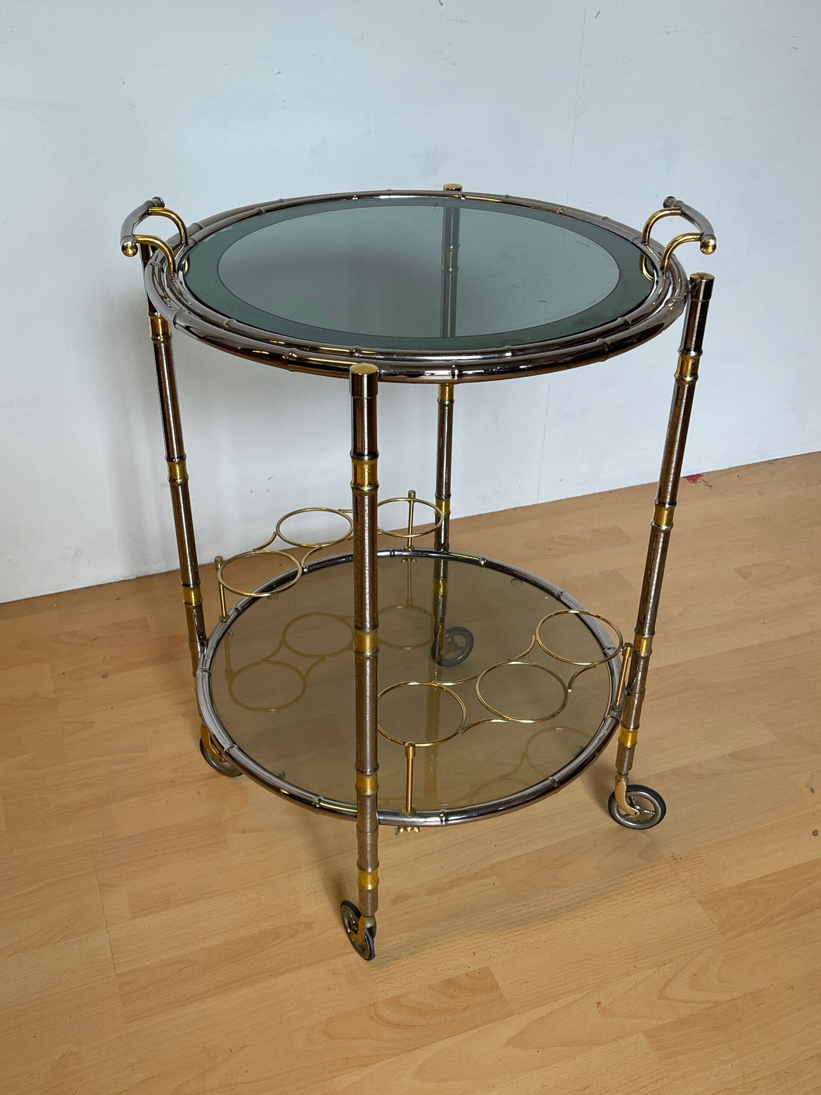 Carrello bar vintage in metallo ottonato e vetro fumé, Italia, anni '70