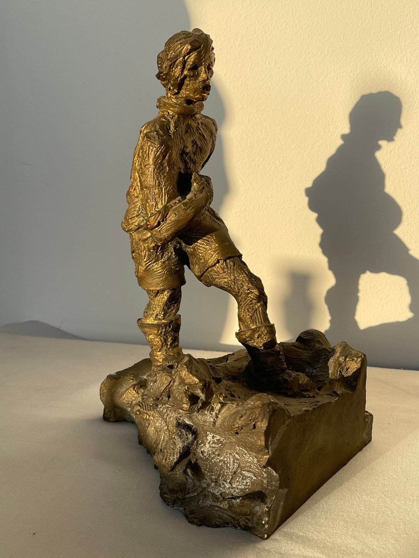 Scultura in Bronzo – Figura Maschile in Marcia