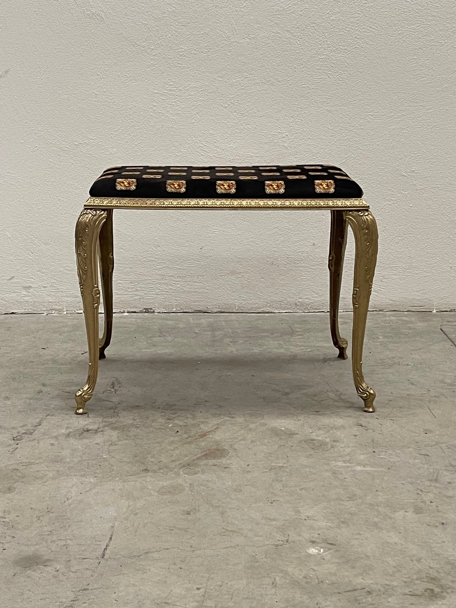 Sgabello Royale in Bronzo Dorato