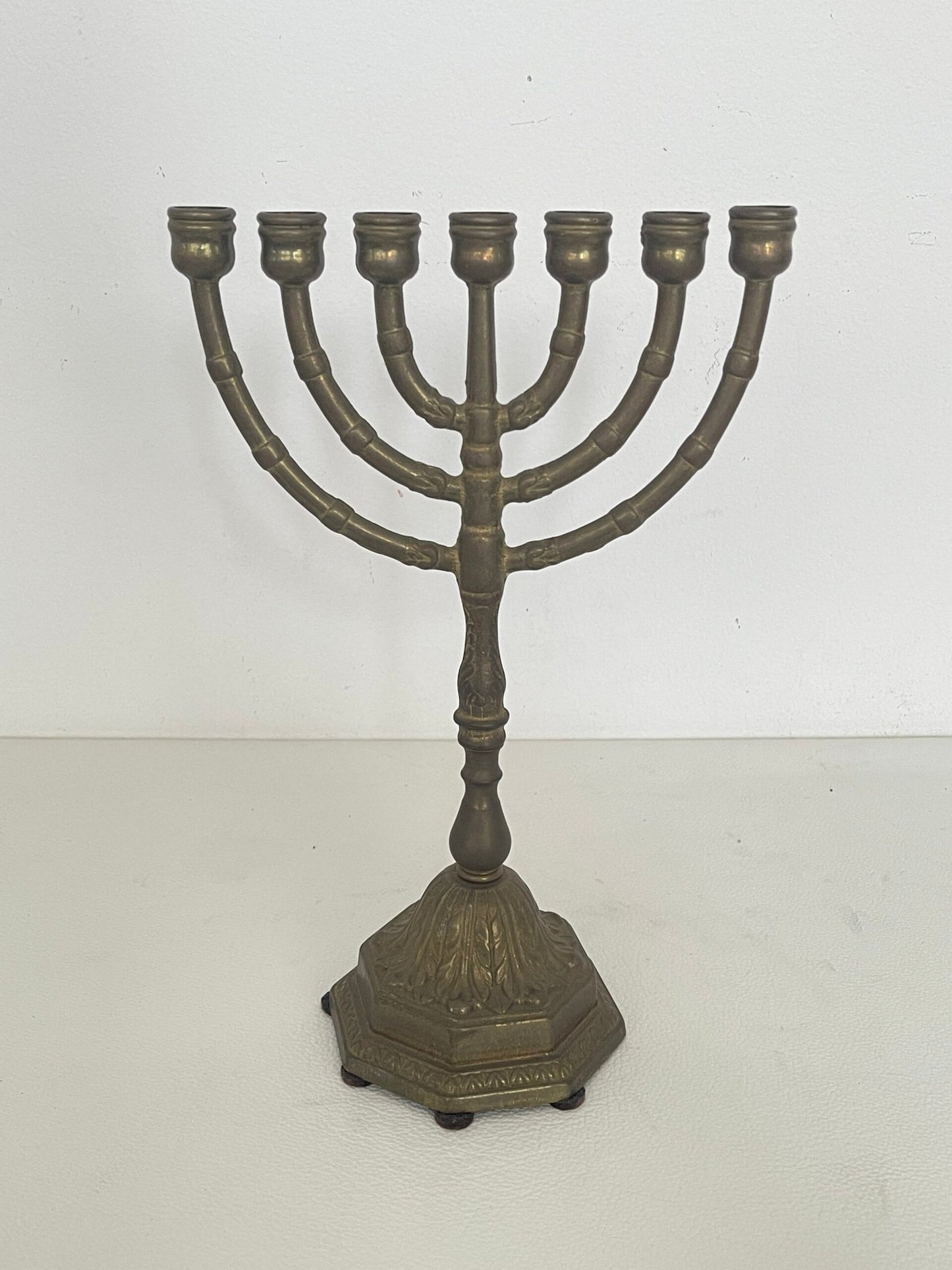 Candelabro a 7 Bracci in Ottone - Stile Classico e Raffinato