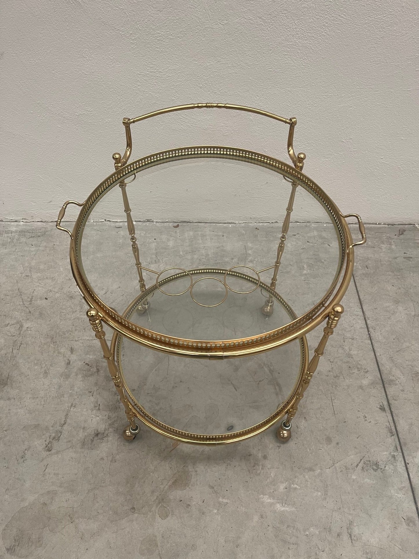 Carrello da bar rotondo in ottone di lusso italiano degli anni '70