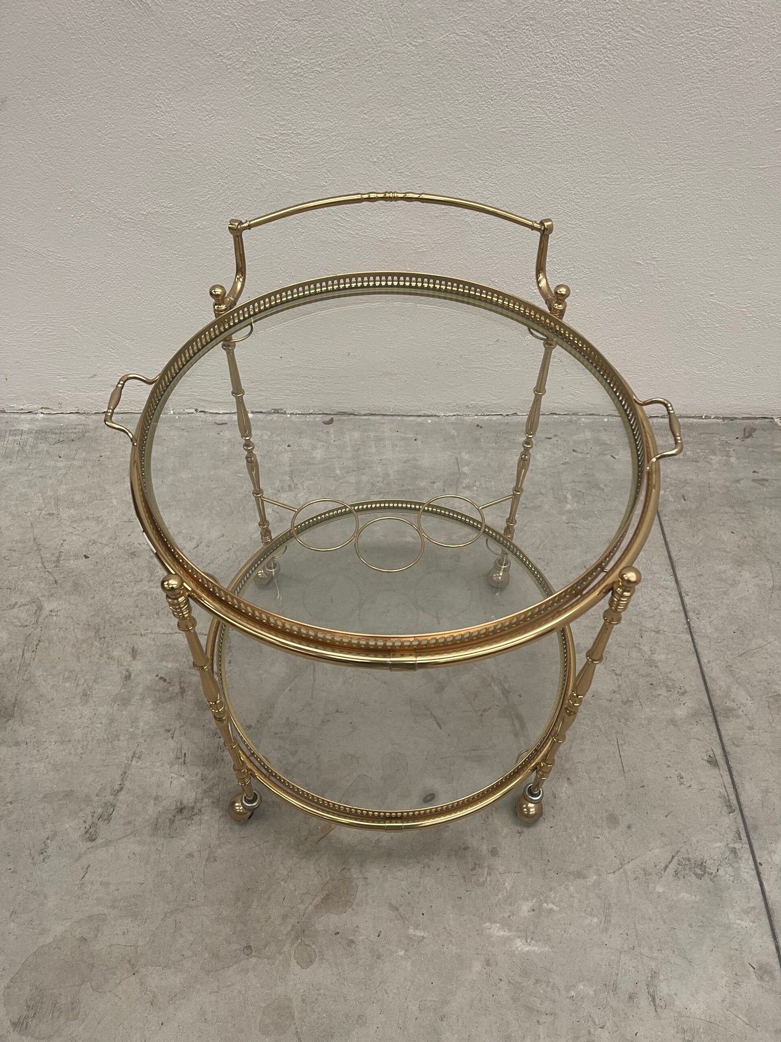 Carrello da bar rotondo in ottone di lusso italiano degli anni '70