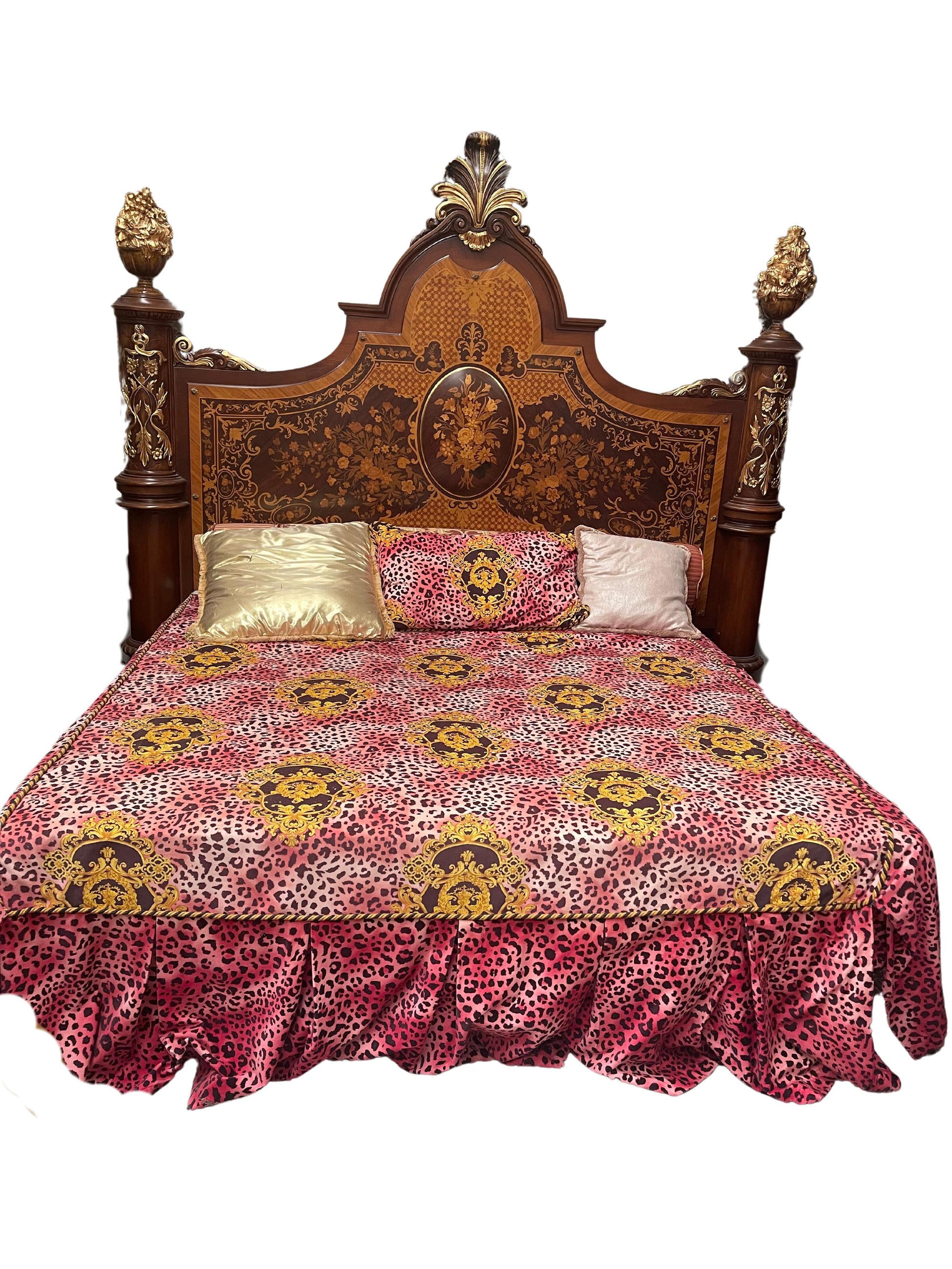 Grande Letto francese in legno intarsiato in stile Luigi XV anni 70