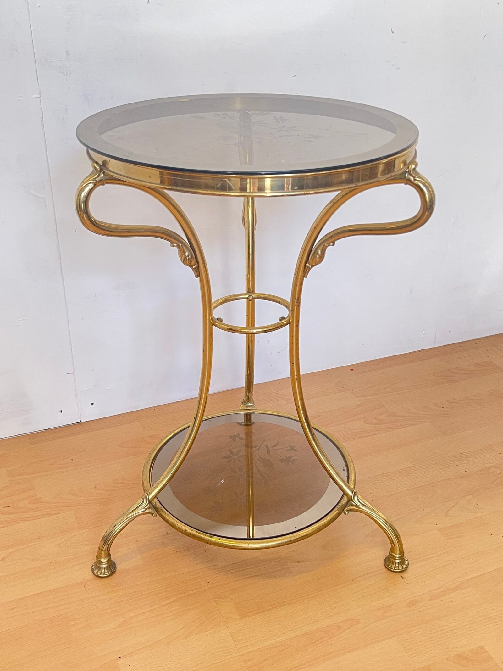 Tavolino con Base in ottone Dorato e Piano in Vetro Decorato, anni '90