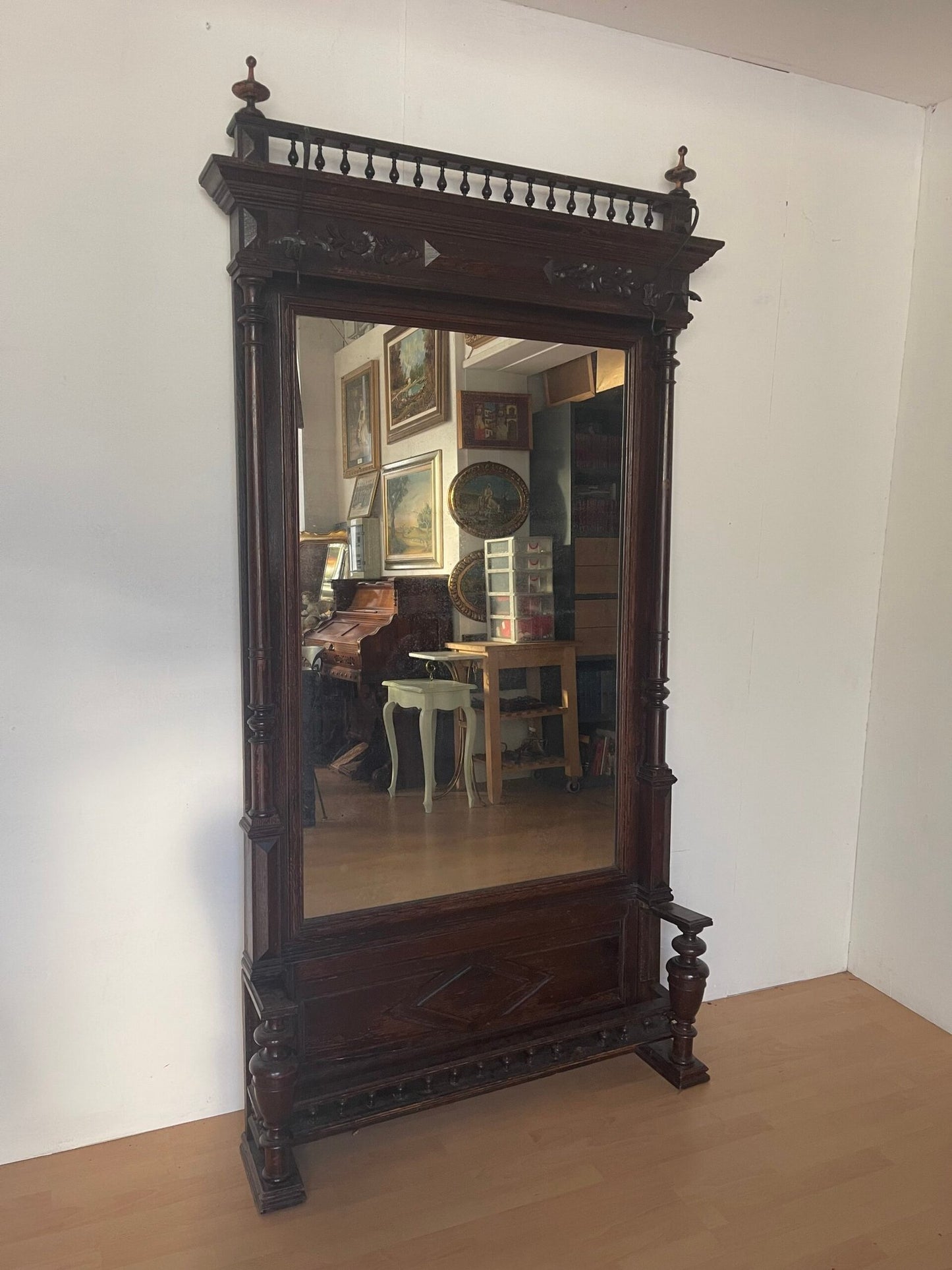 Grande specchiera da terra in legno massello