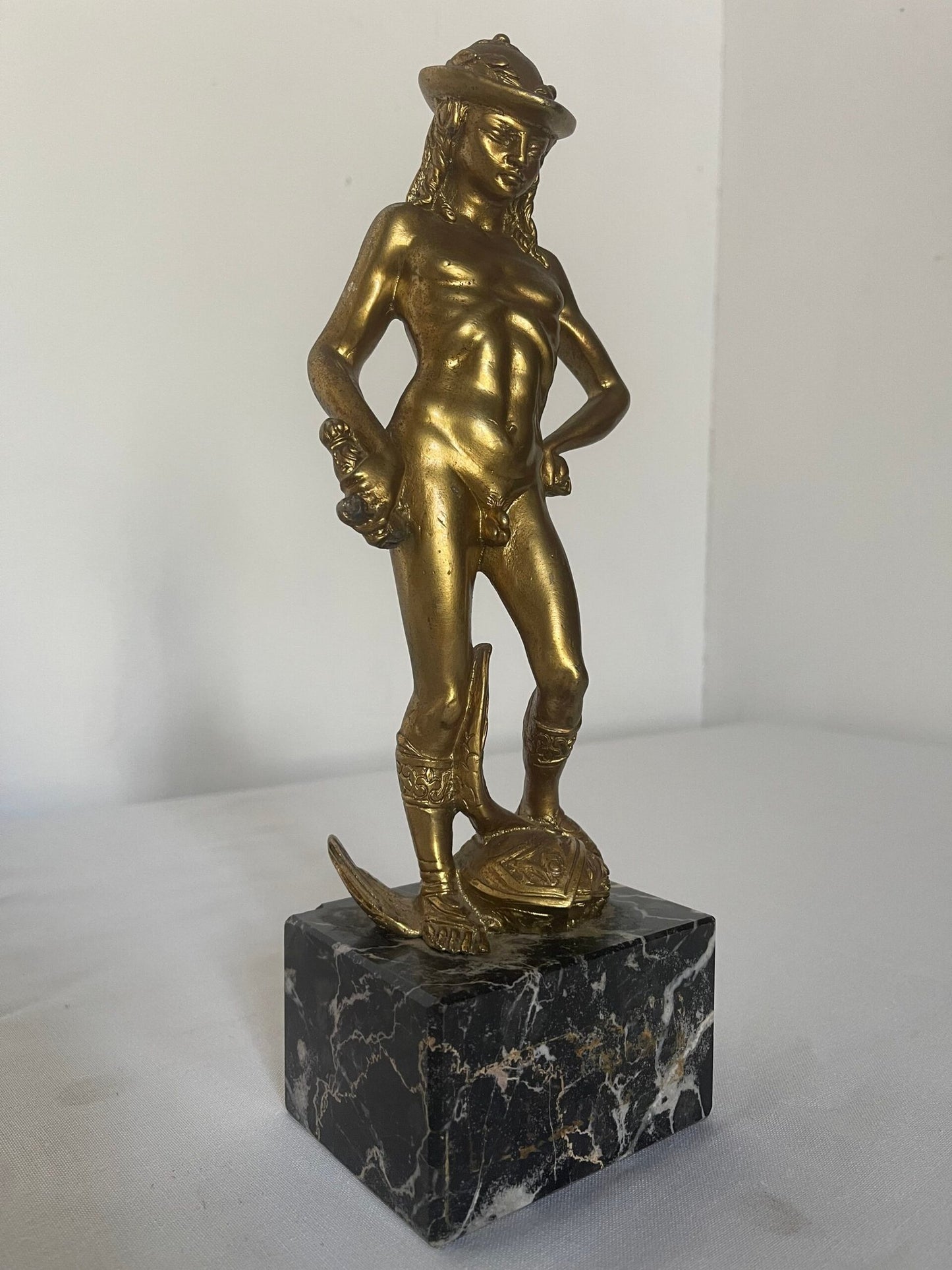 Statua "Mercurio/Ermes" in Bronzo Dorato su Base in Marmo Nero